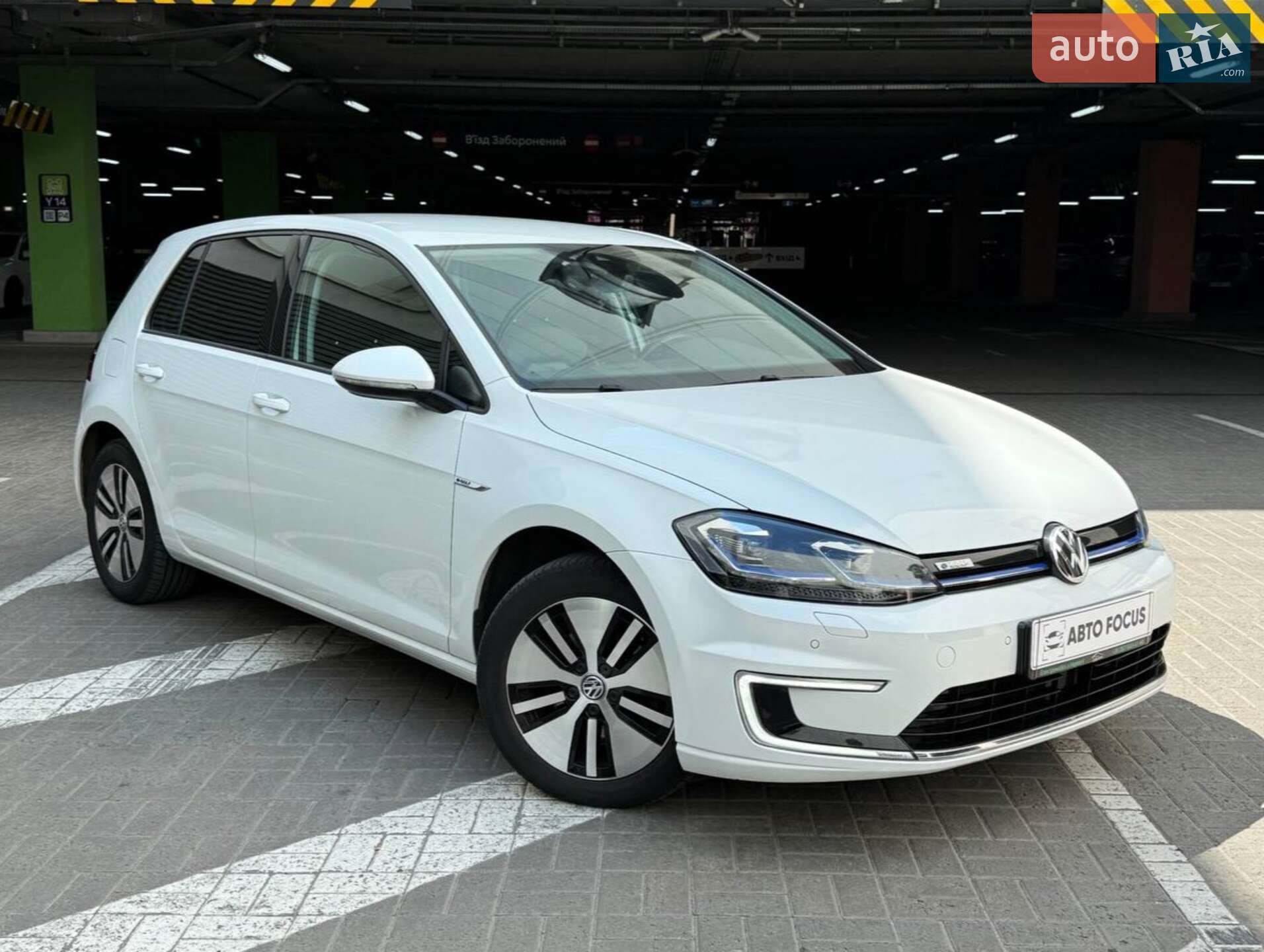 VOLKSWAGEN E-GOLF 2017