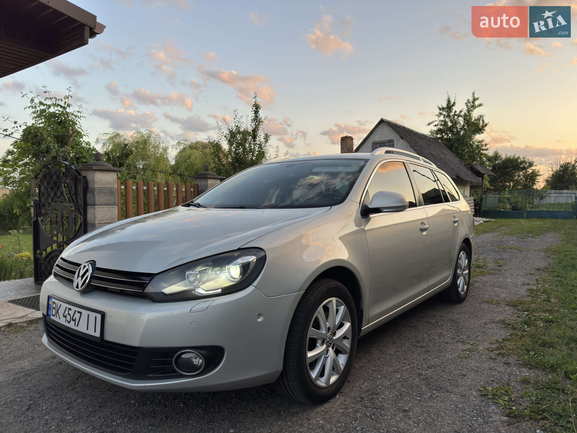 VOLKSWAGEN GOLF 2010