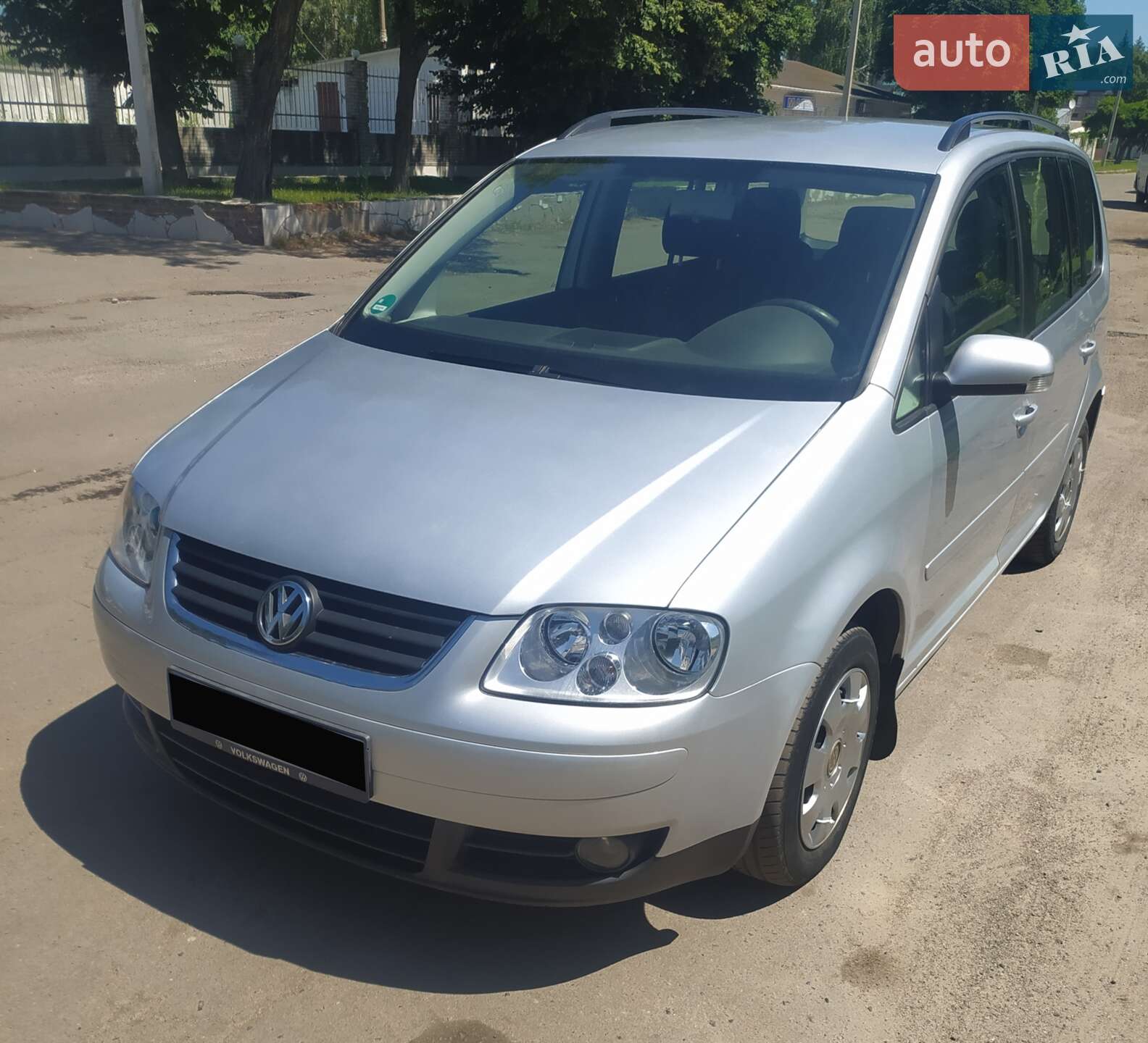 VOLKSWAGEN TOURAN 2004
