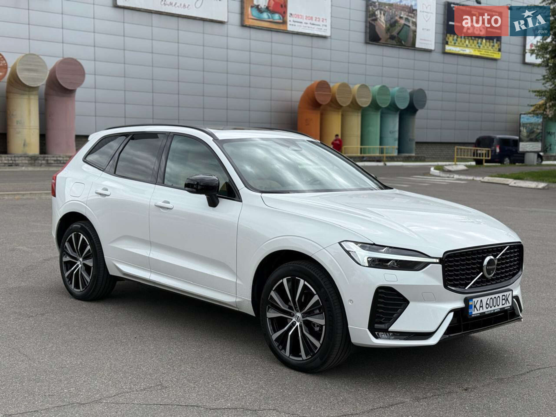 VOLVO XC60 2024