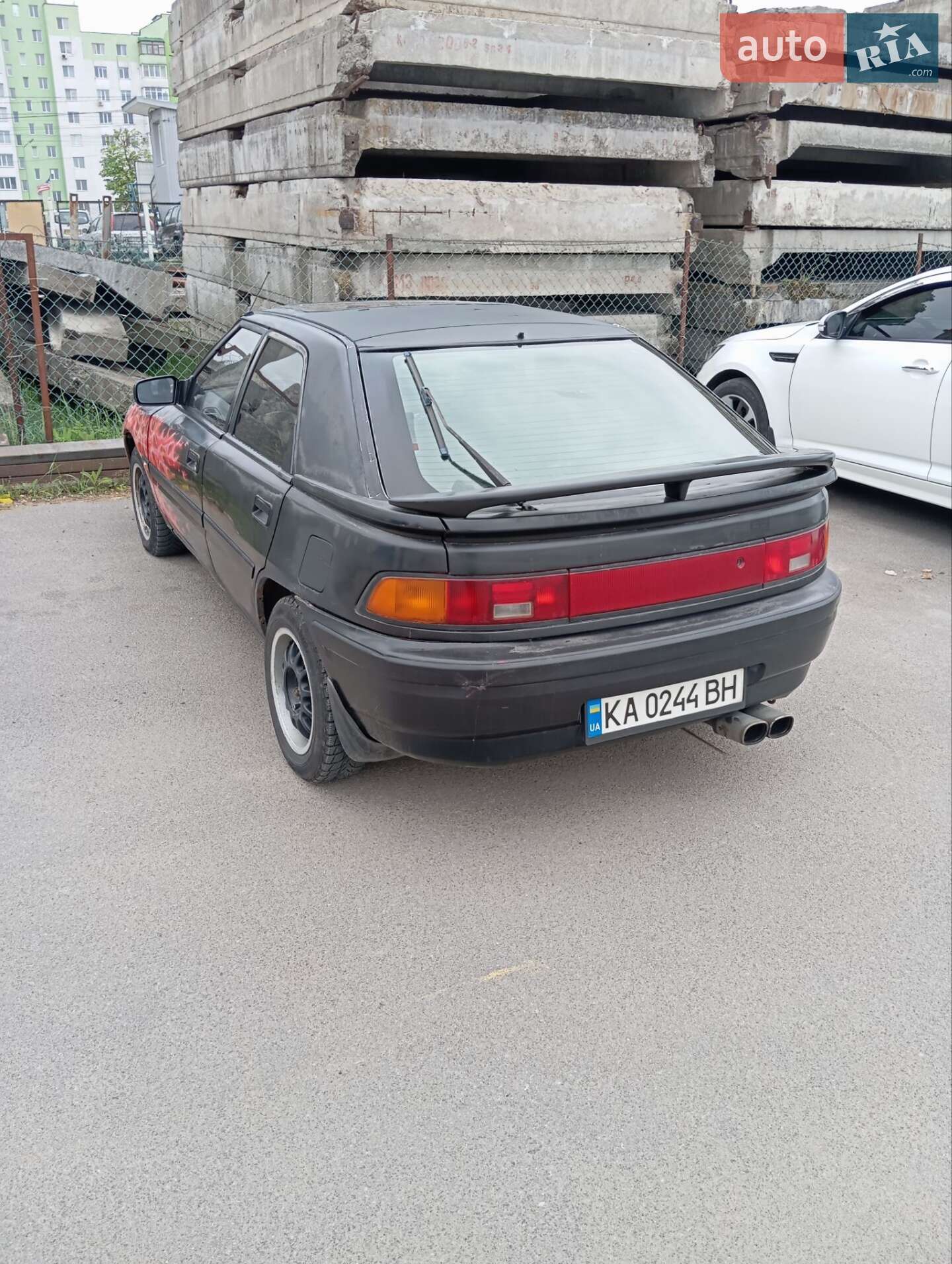 MAZDA 323 1993