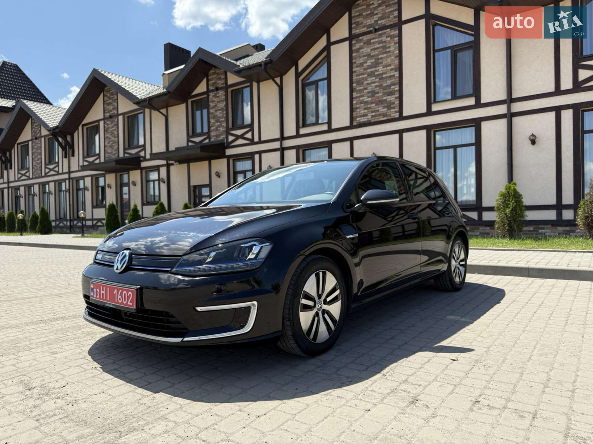 VOLKSWAGEN E-GOLF 2015