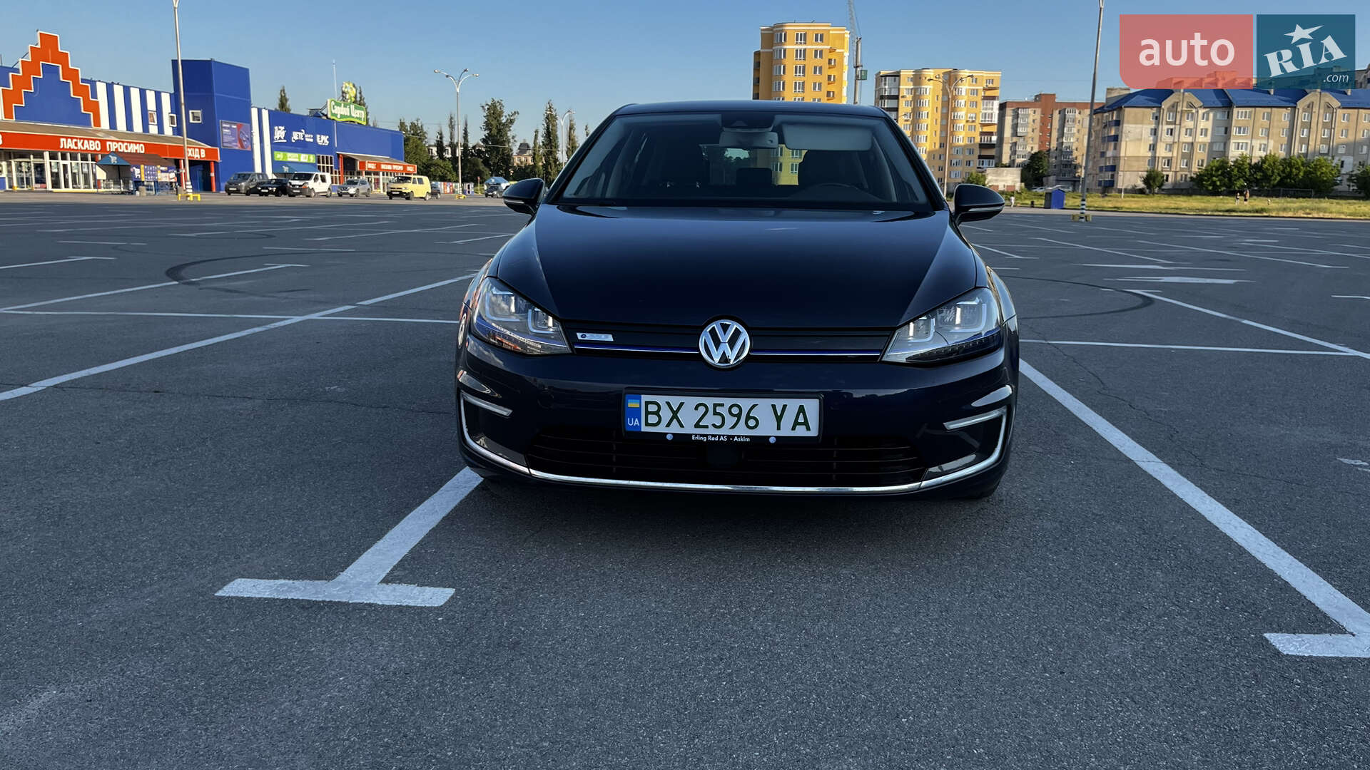 VOLKSWAGEN E-GOLF 2015