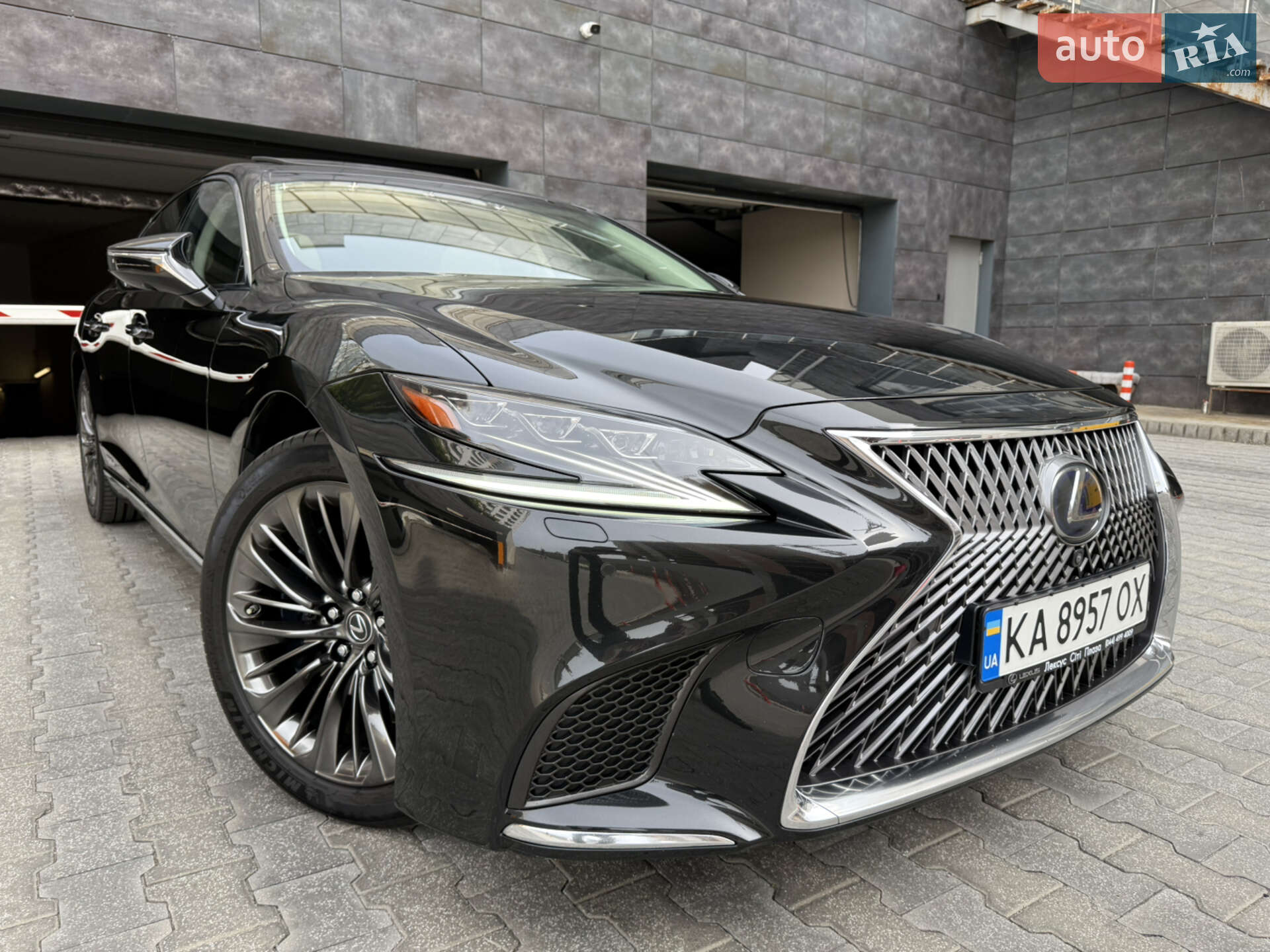 LEXUS LS 500H