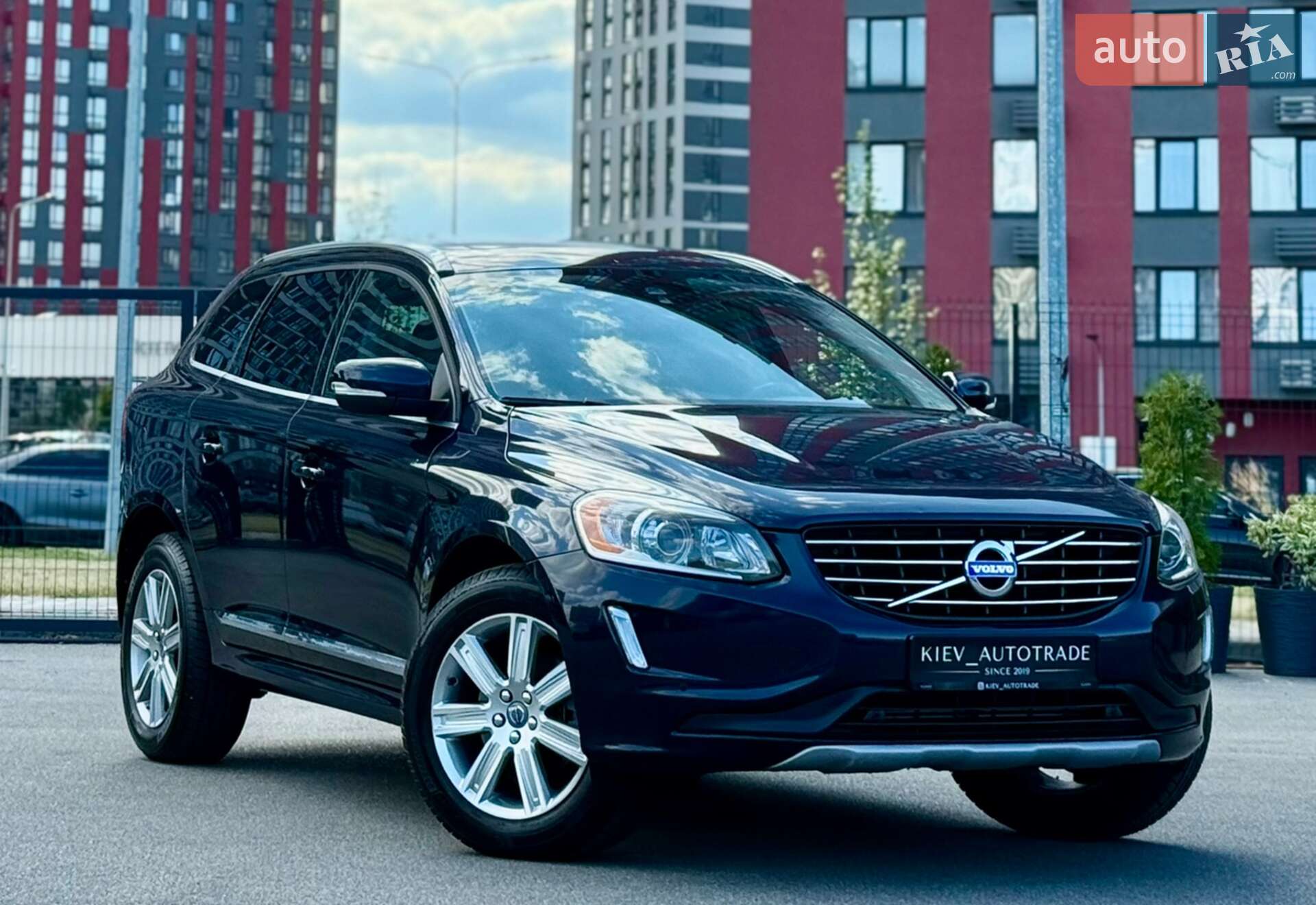 Головне фото звіту автомобіля VOLVO XC60 2016