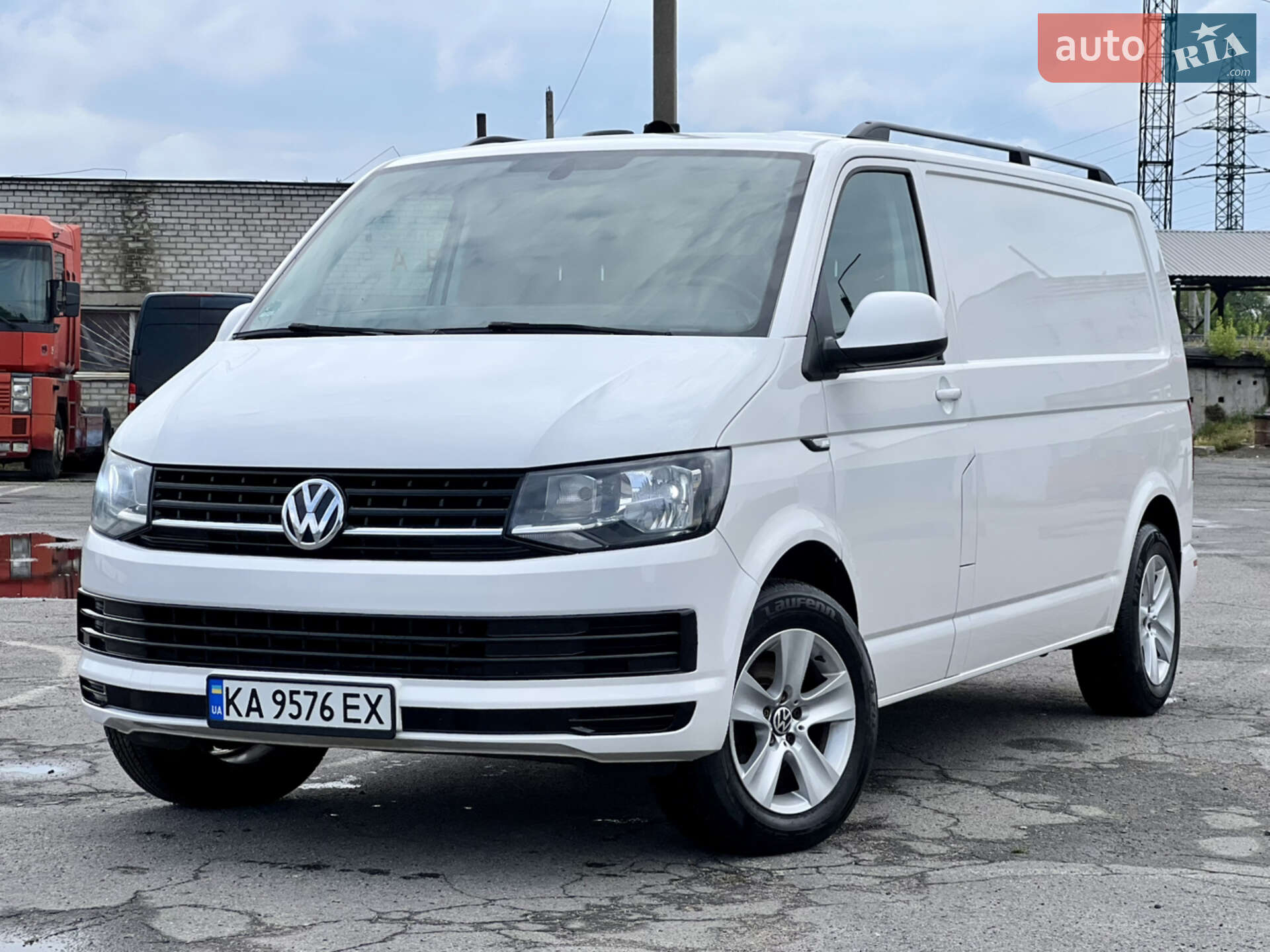 VOLKSWAGEN TRANSPORTER 2017