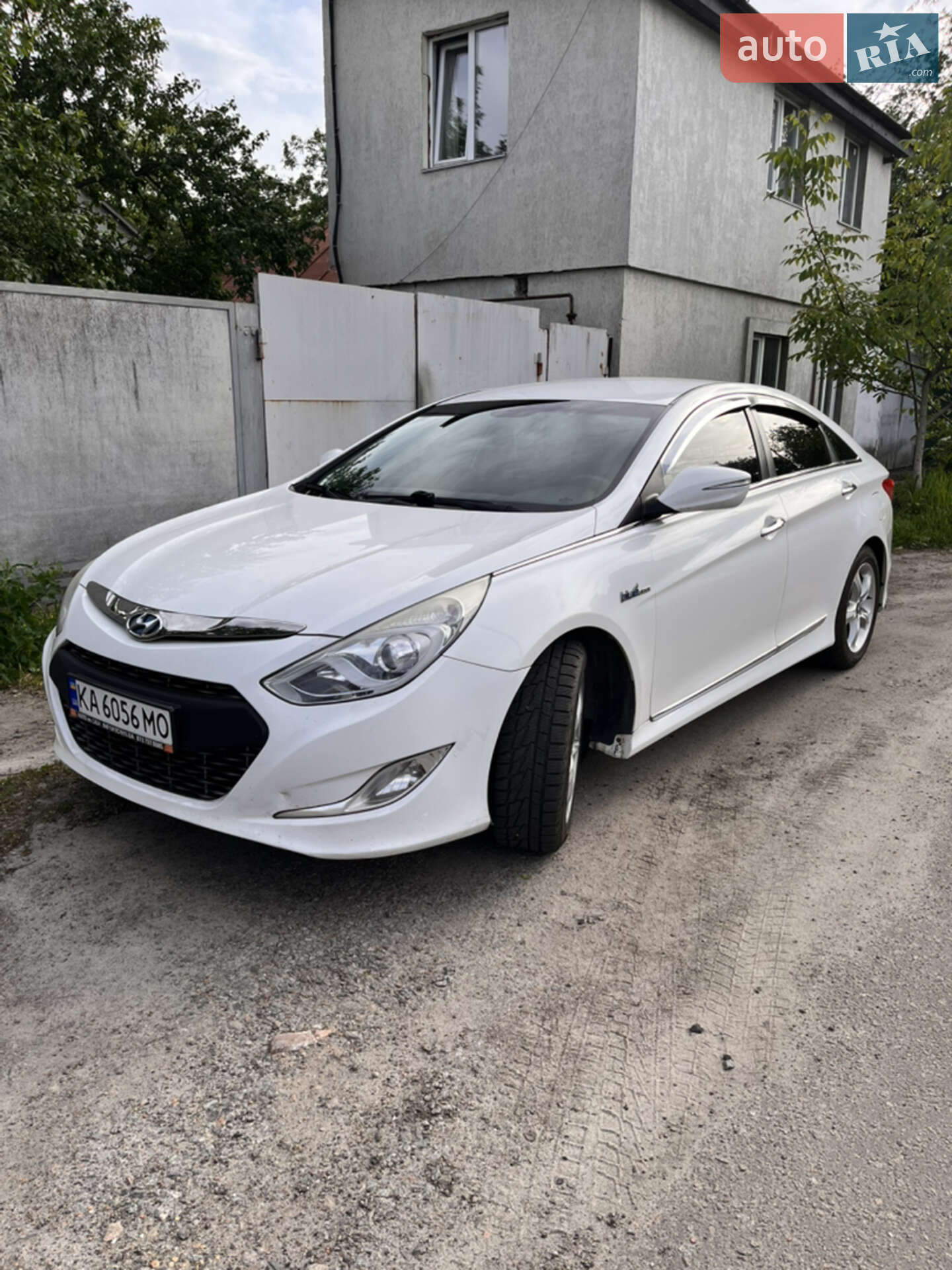 Головне фото звіту автомобіля HYUNDAI SONATA 2013