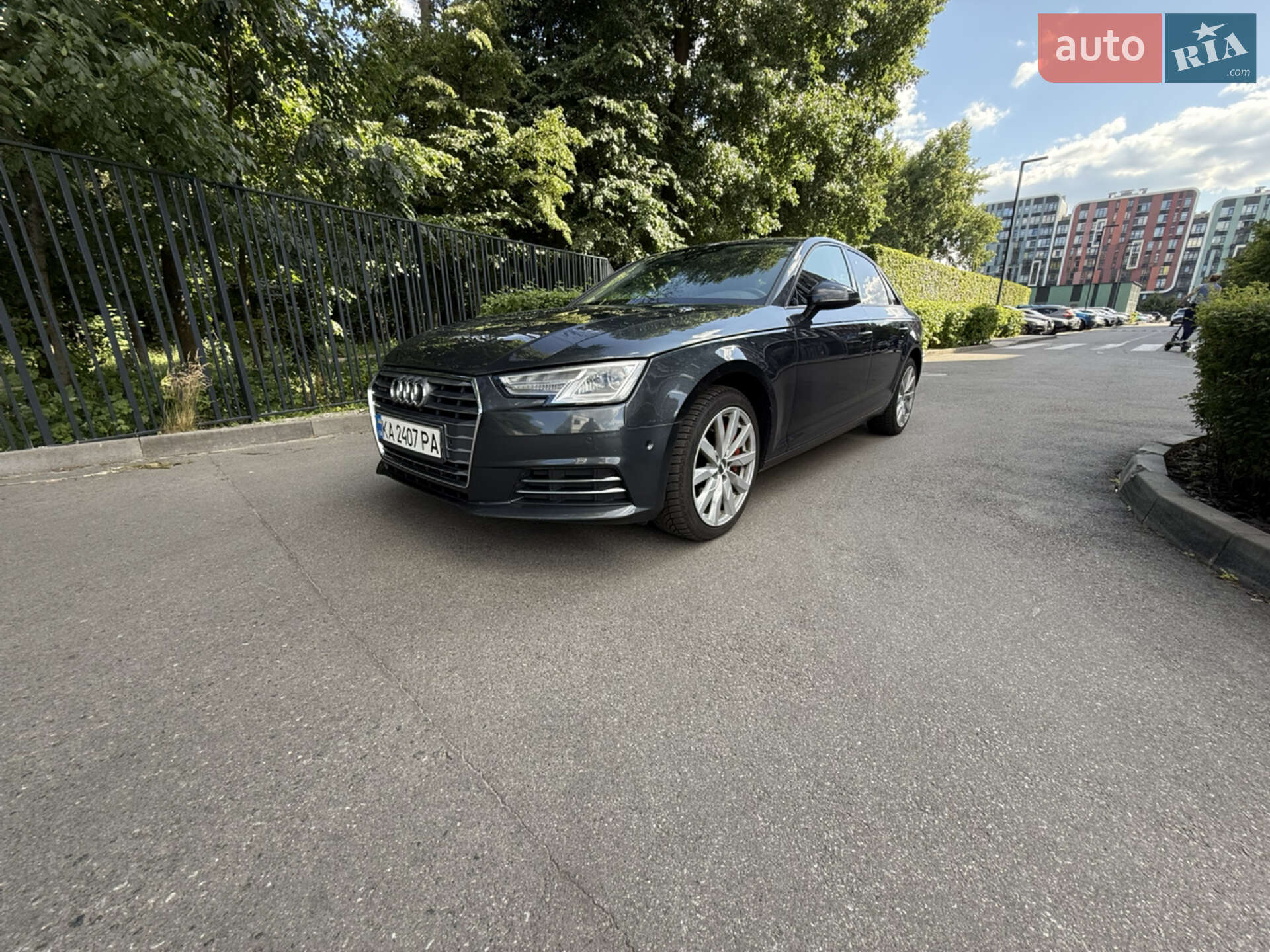 Головне фото звіту автомобіля AUDI A4 2017