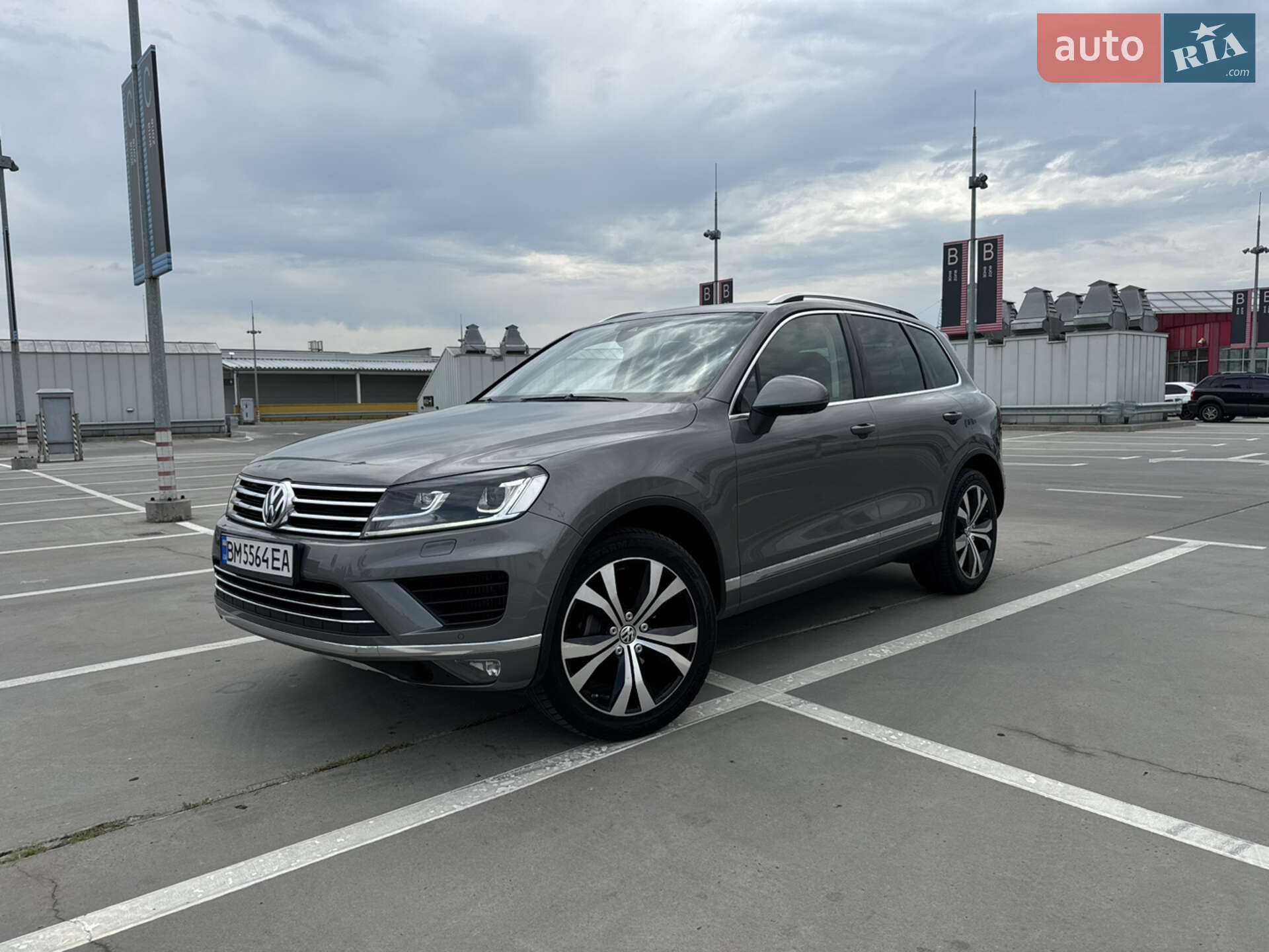 VOLKSWAGEN TOUAREG 2015