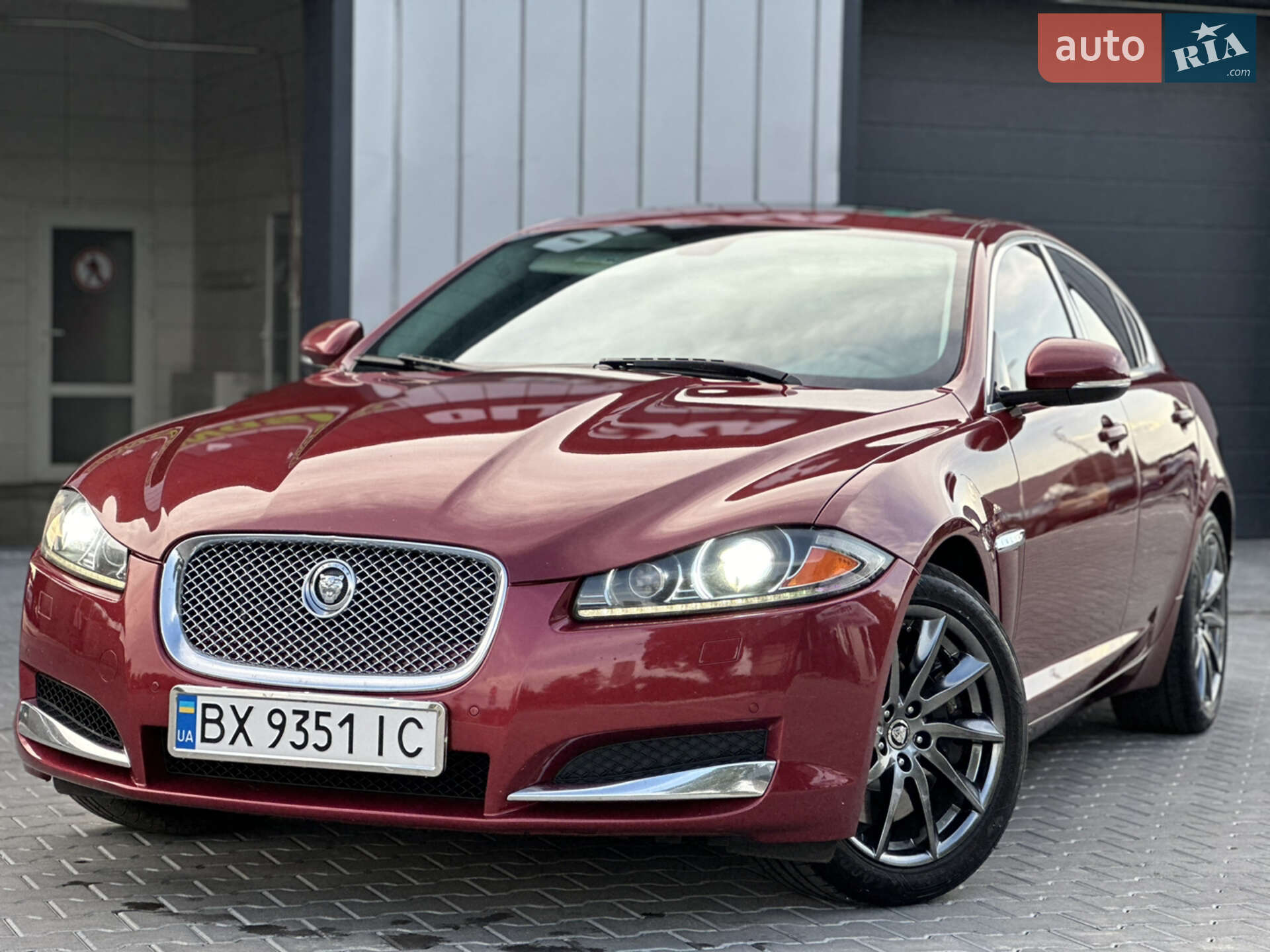 JAGUAR XF 2012
