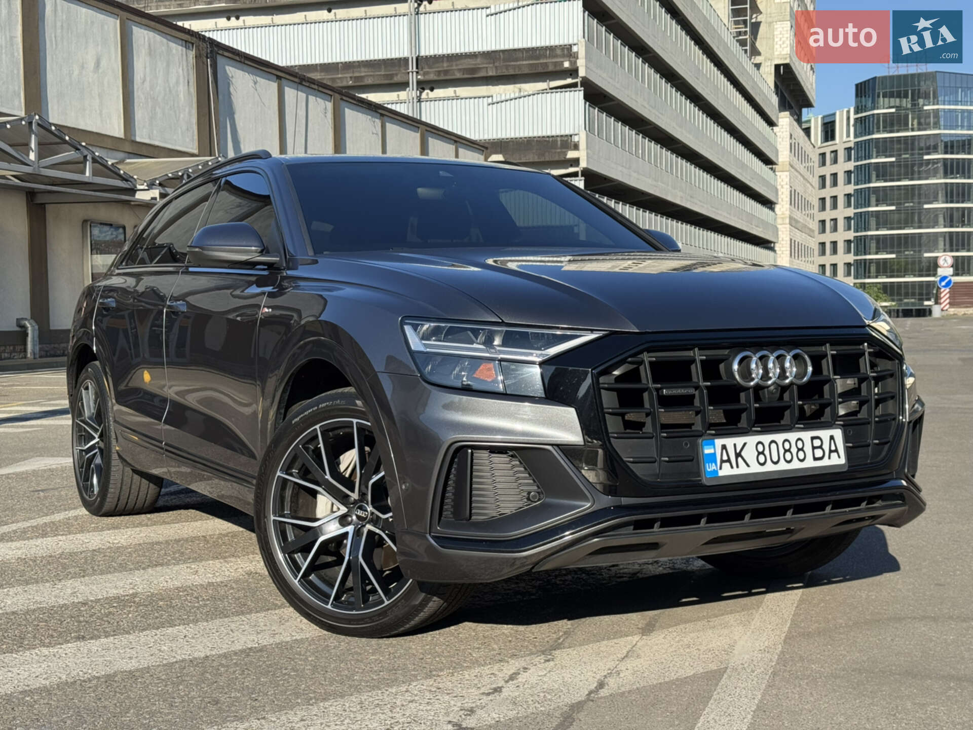 AUDI Q8 2020