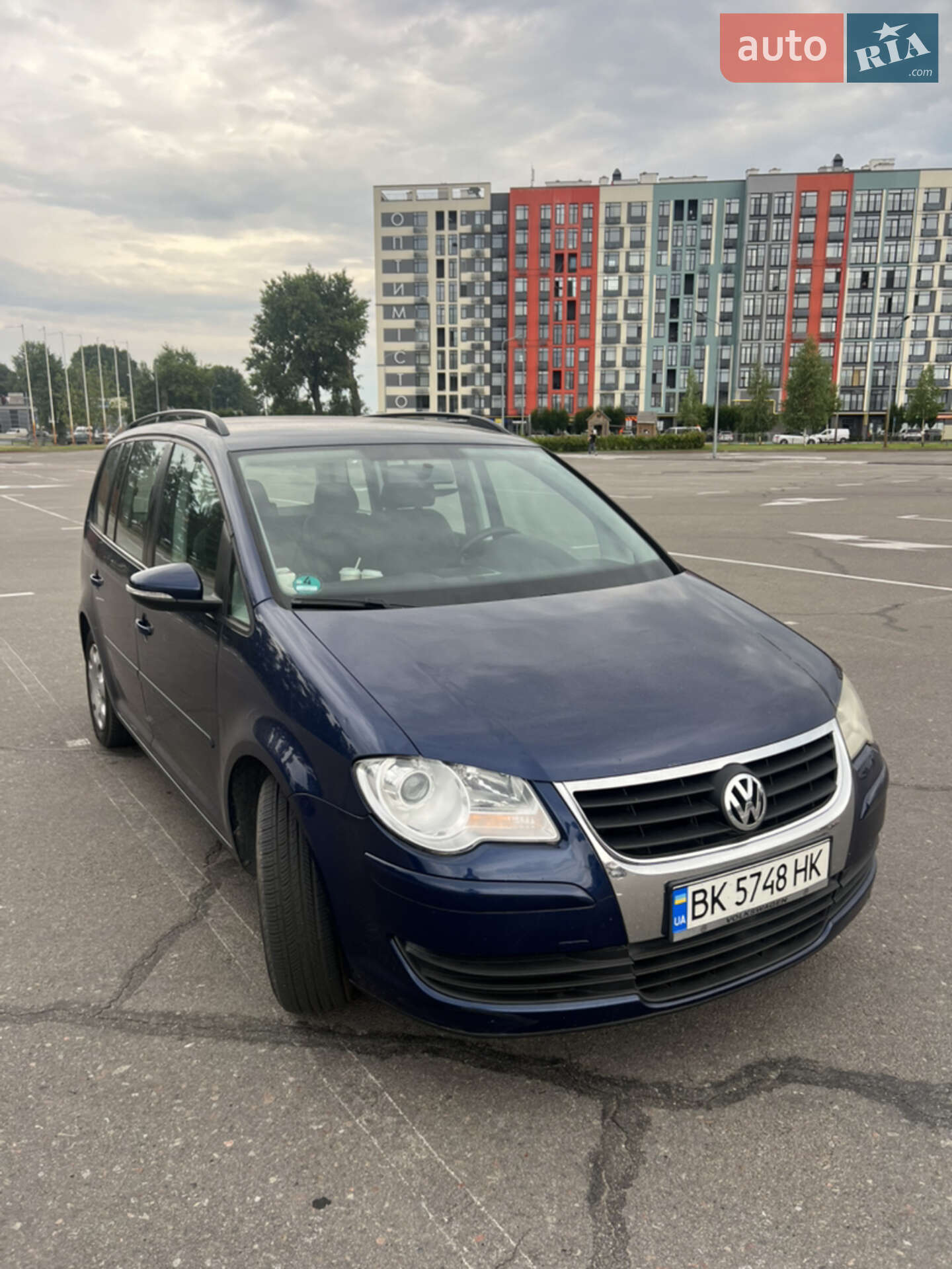 VOLKSWAGEN TOURAN 2010