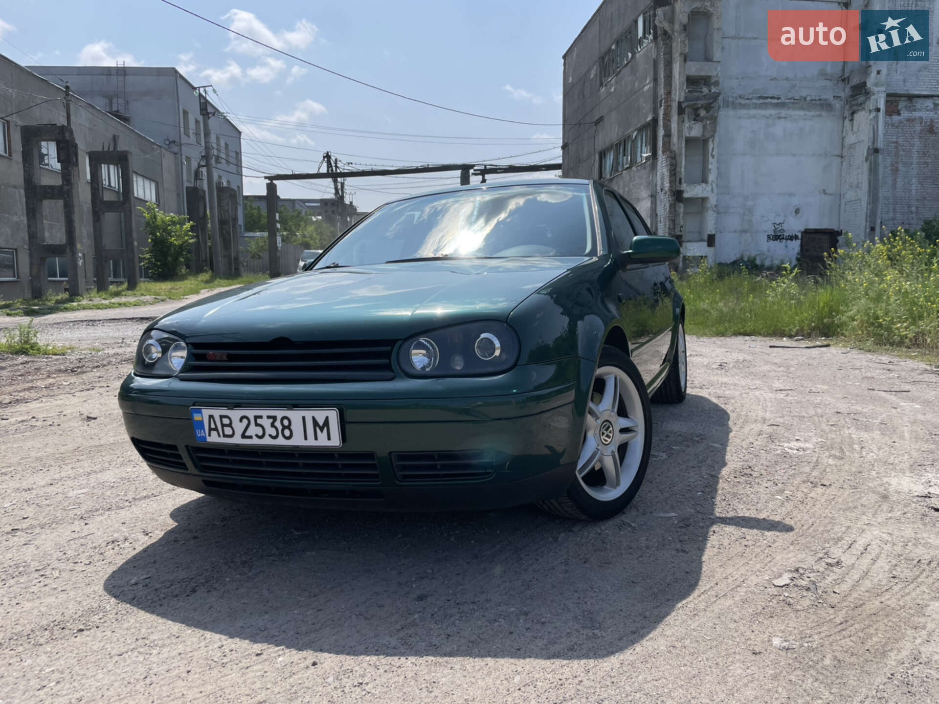 VOLKSWAGEN GOLF 2003