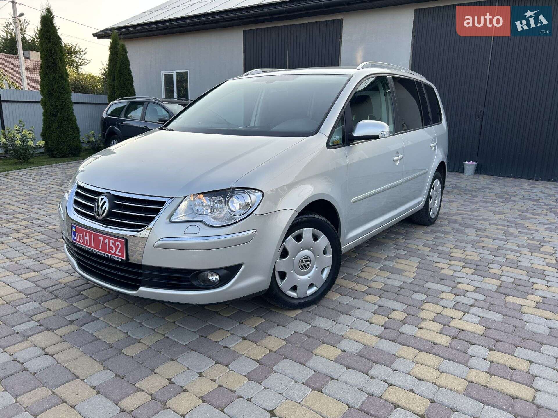 VOLKSWAGEN TOURAN 2009