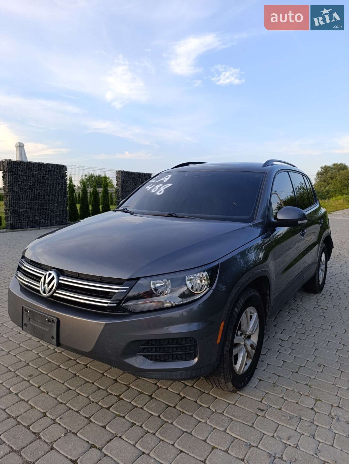 VOLKSWAGEN TIGUAN 2015