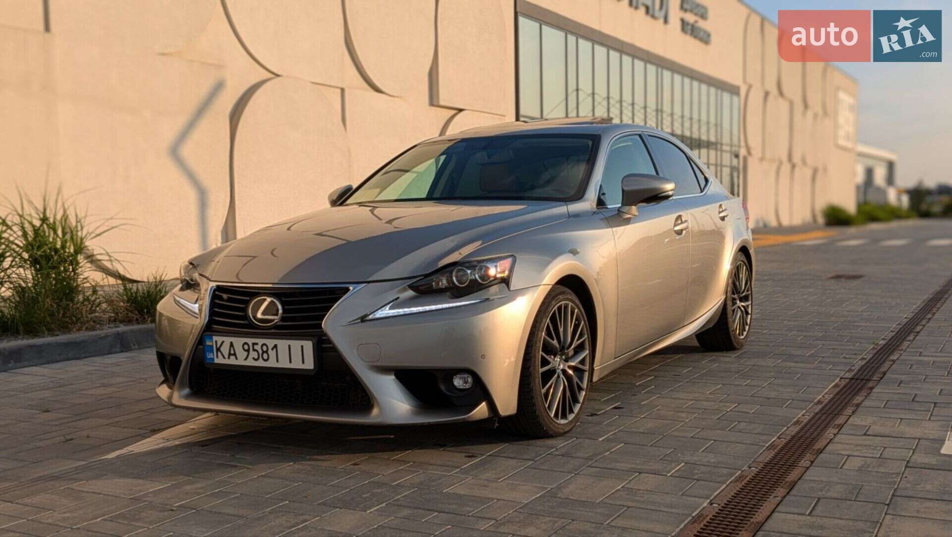 LEXUS IS 200 2015