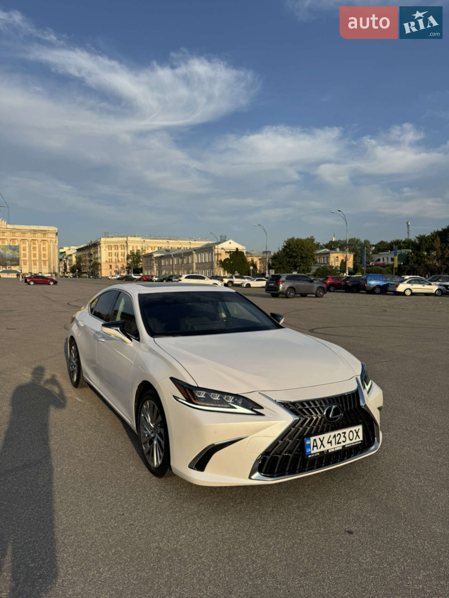 LEXUS ES 300H 2023