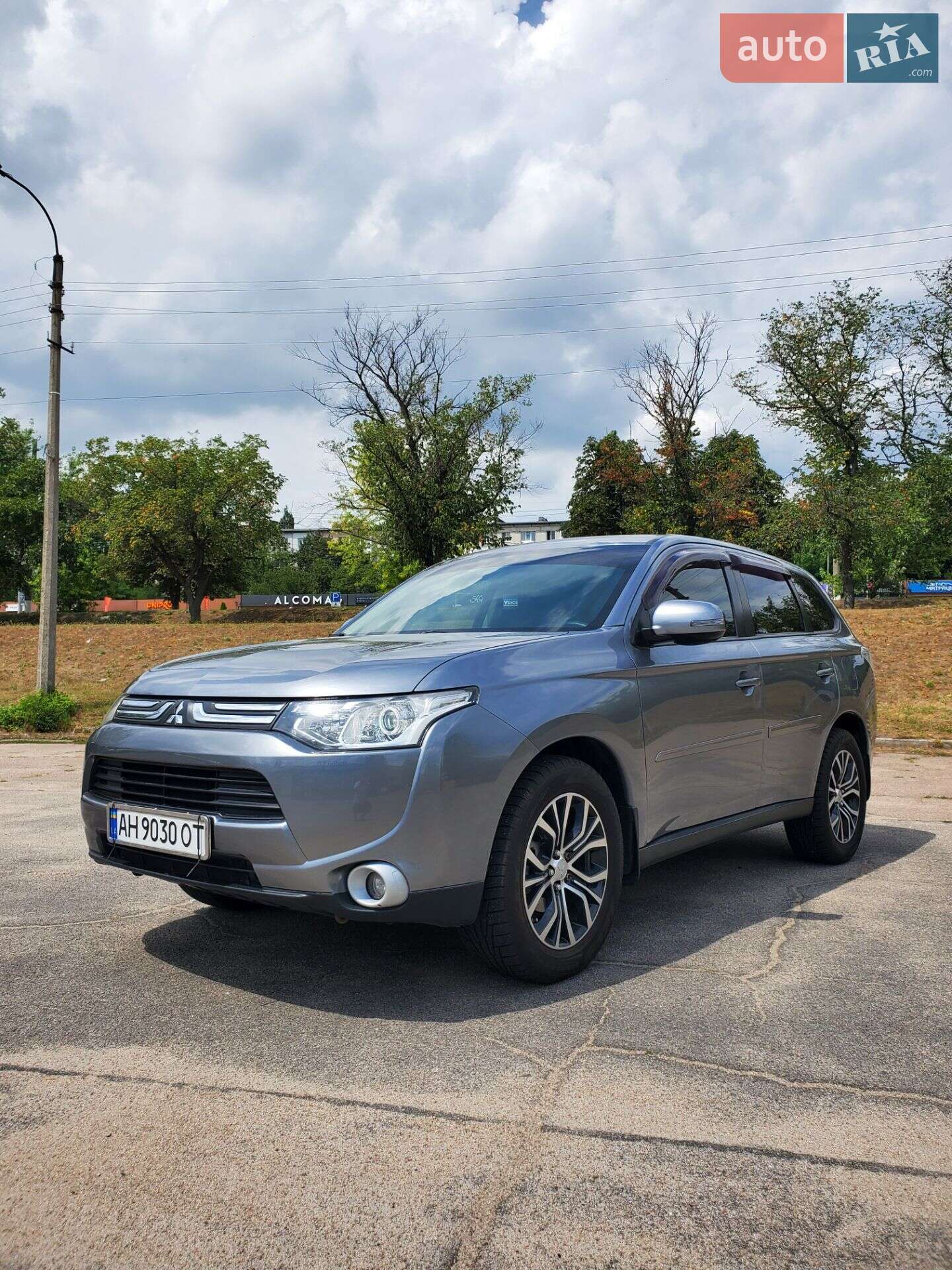 Головне фото звіту автомобіля MITSUBISHI OUTLANDER 2013