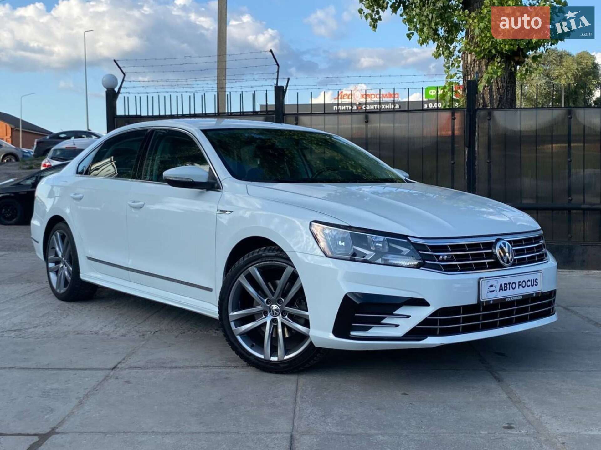 VOLKSWAGEN PASSAT 2017
