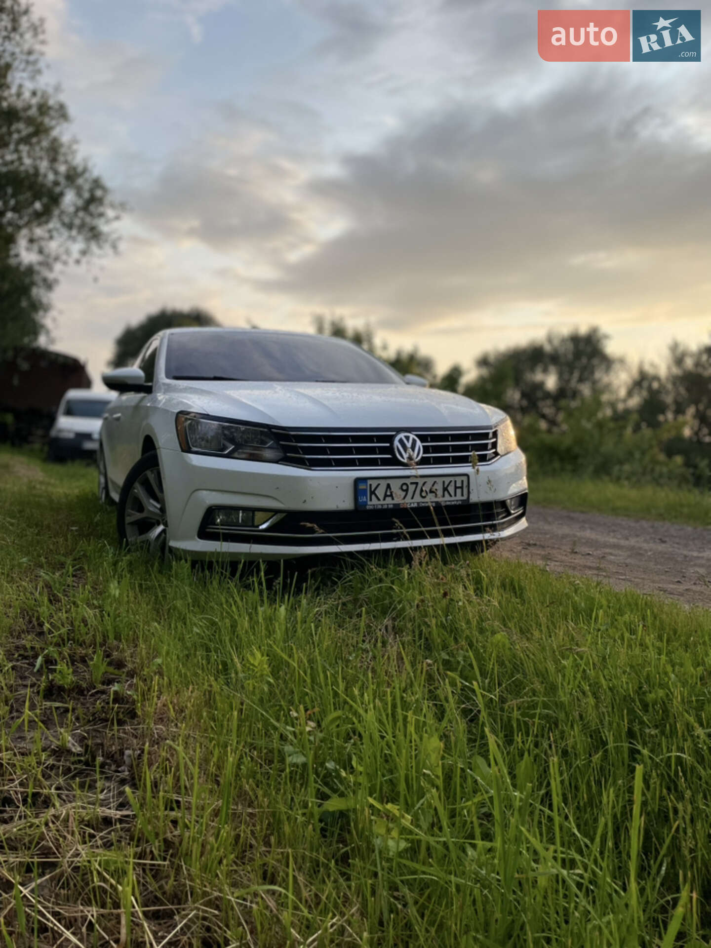 VOLKSWAGEN PASSAT 2016