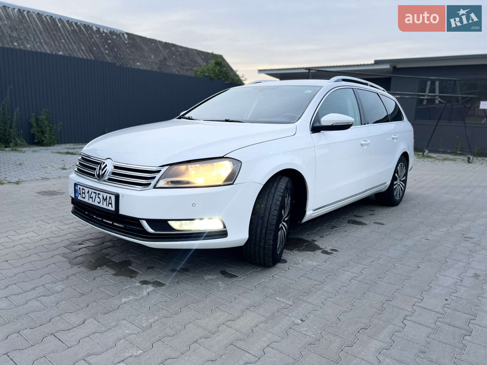 VOLKSWAGEN PASSAT 2012