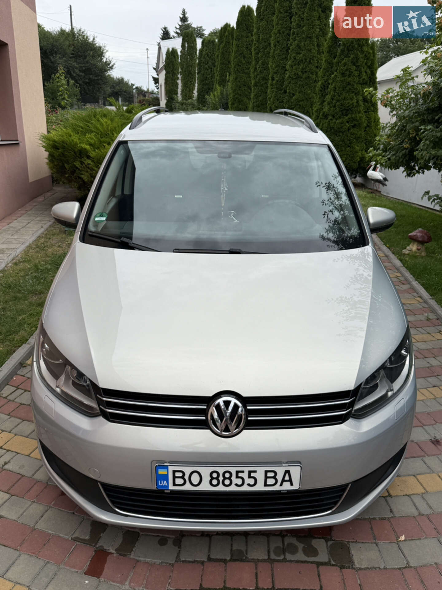 VOLKSWAGEN TOURAN 2011