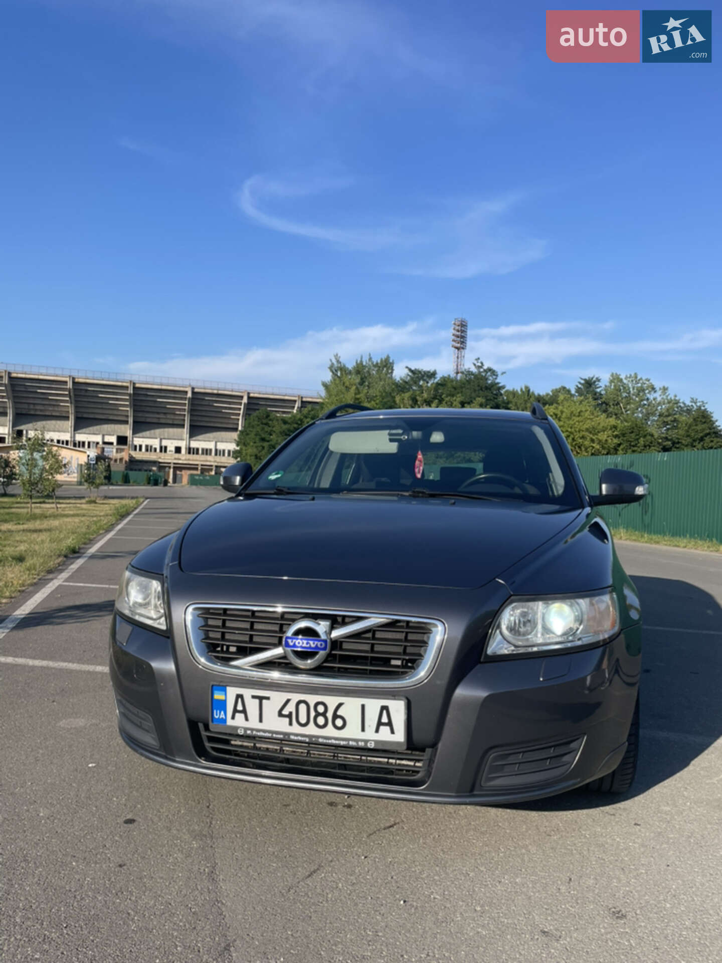 Головне фото звіту автомобіля VOLVO V50 2010