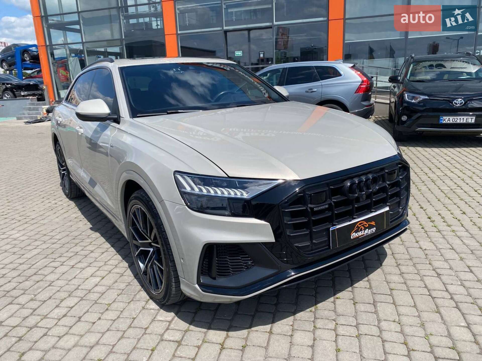 AUDI Q8 2021