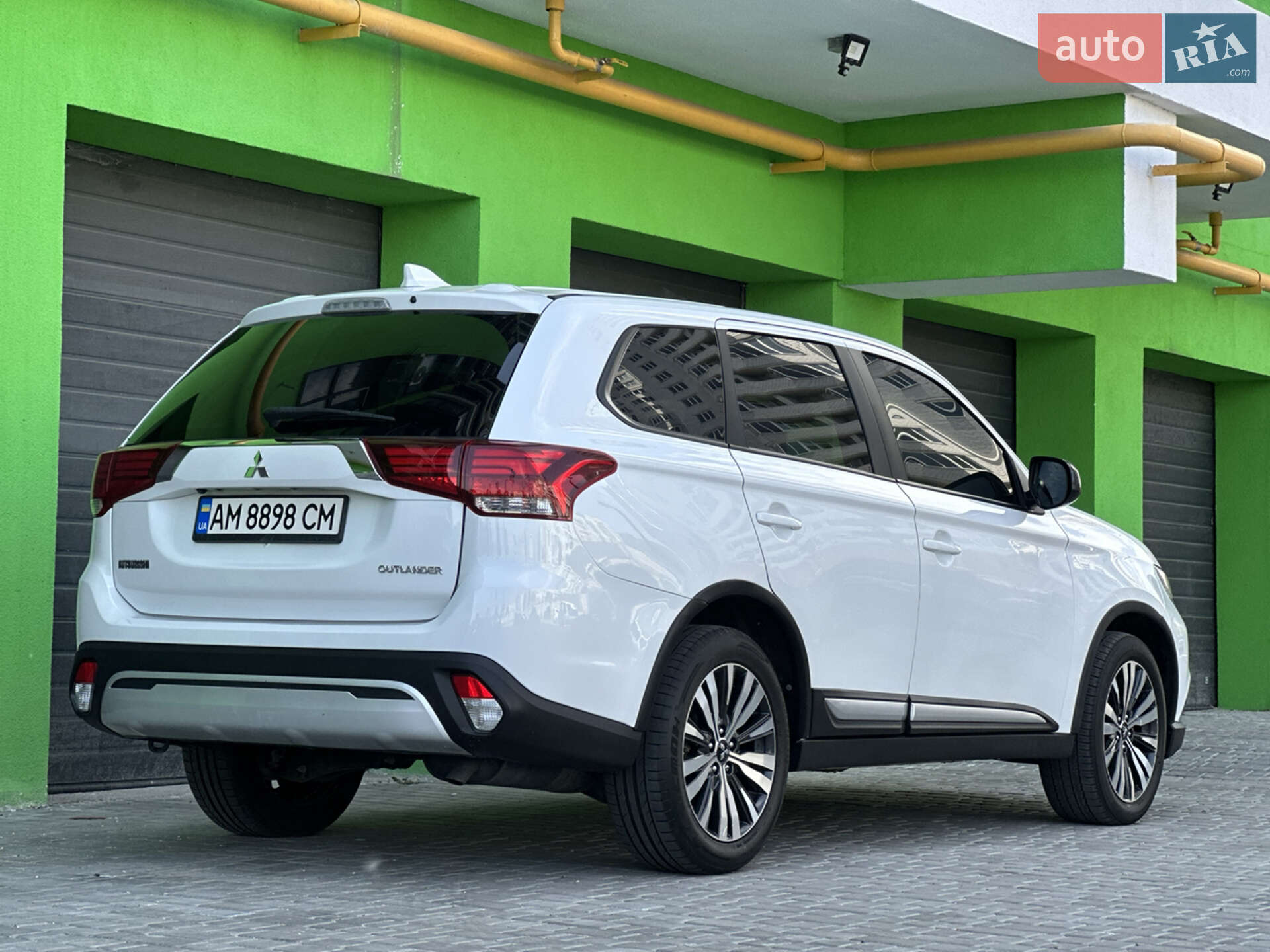 MITSUBISHI OUTLANDER 2018