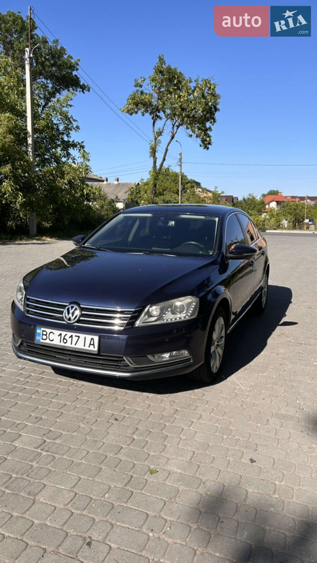 VOLKSWAGEN PASSAT 2011