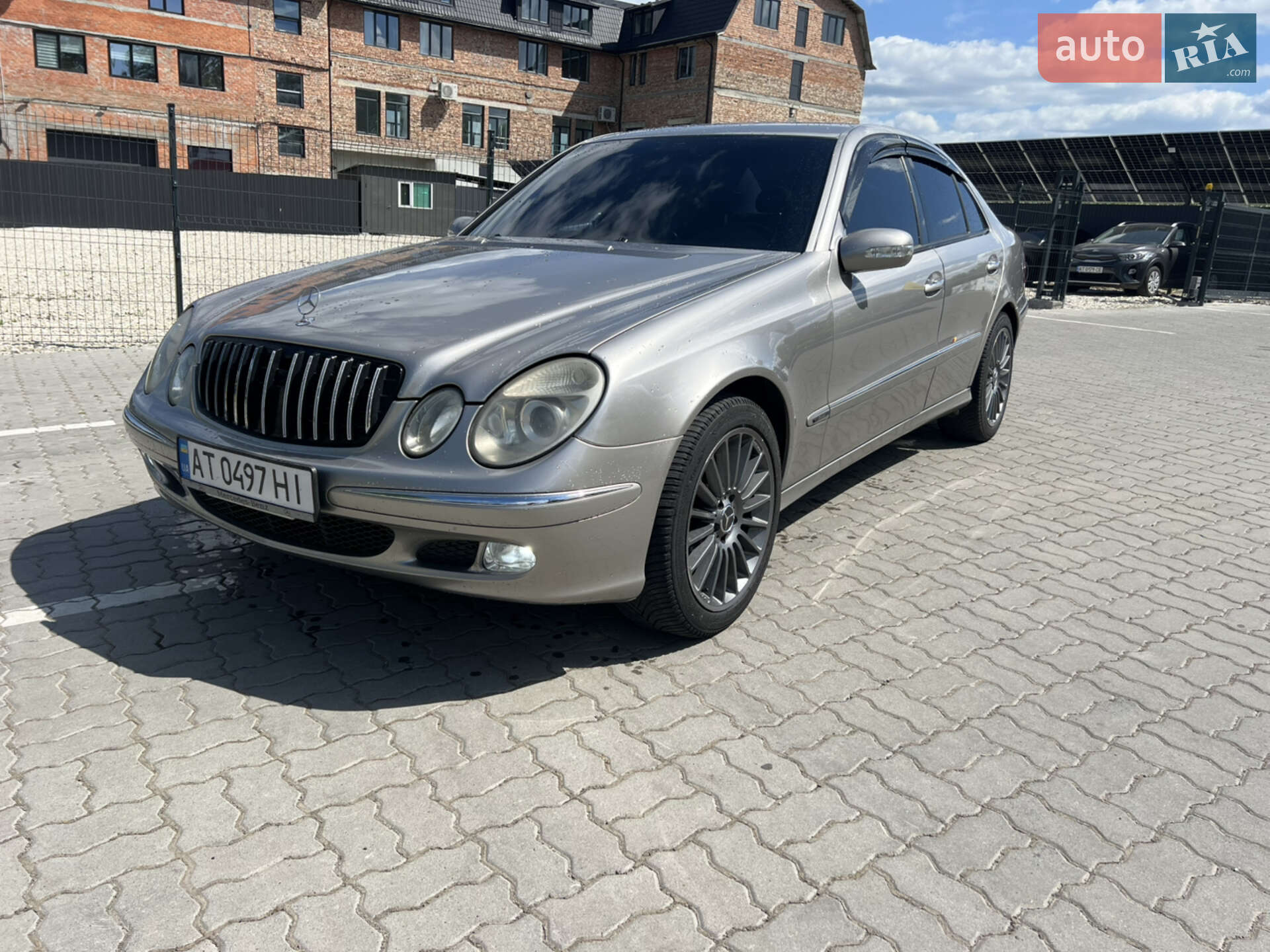 MERCEDES-BENZ E 220 2004