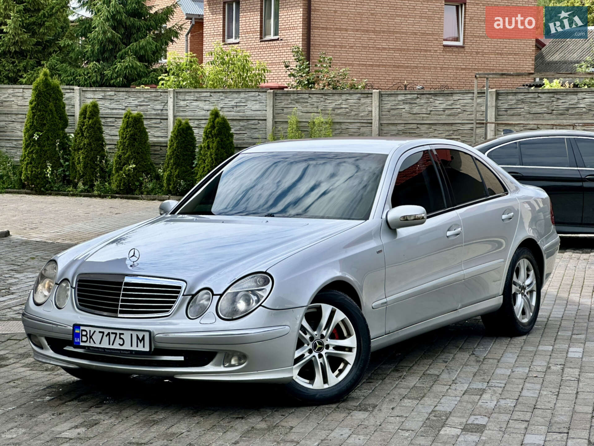 MERCEDES-BENZ E 220 CDI 2003