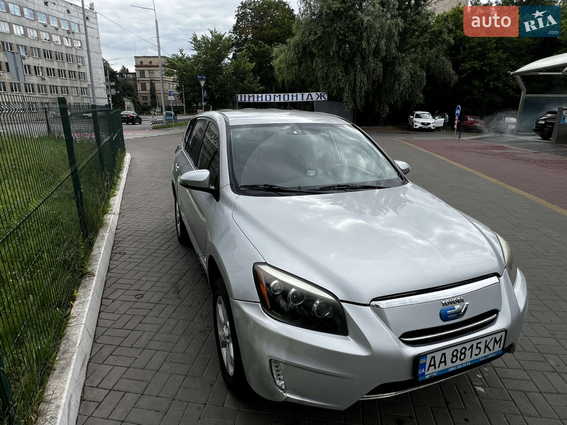TOYOTA RAV4 EV 2013