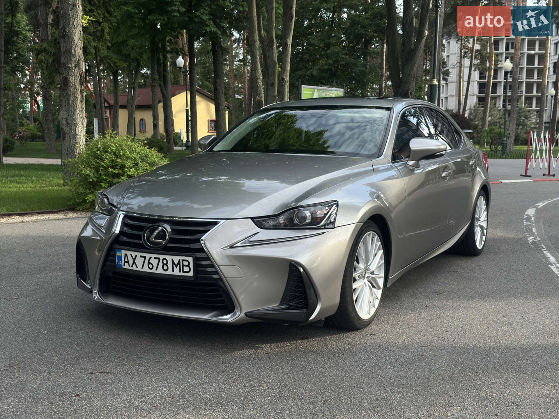 LEXUS IS 200T 2017