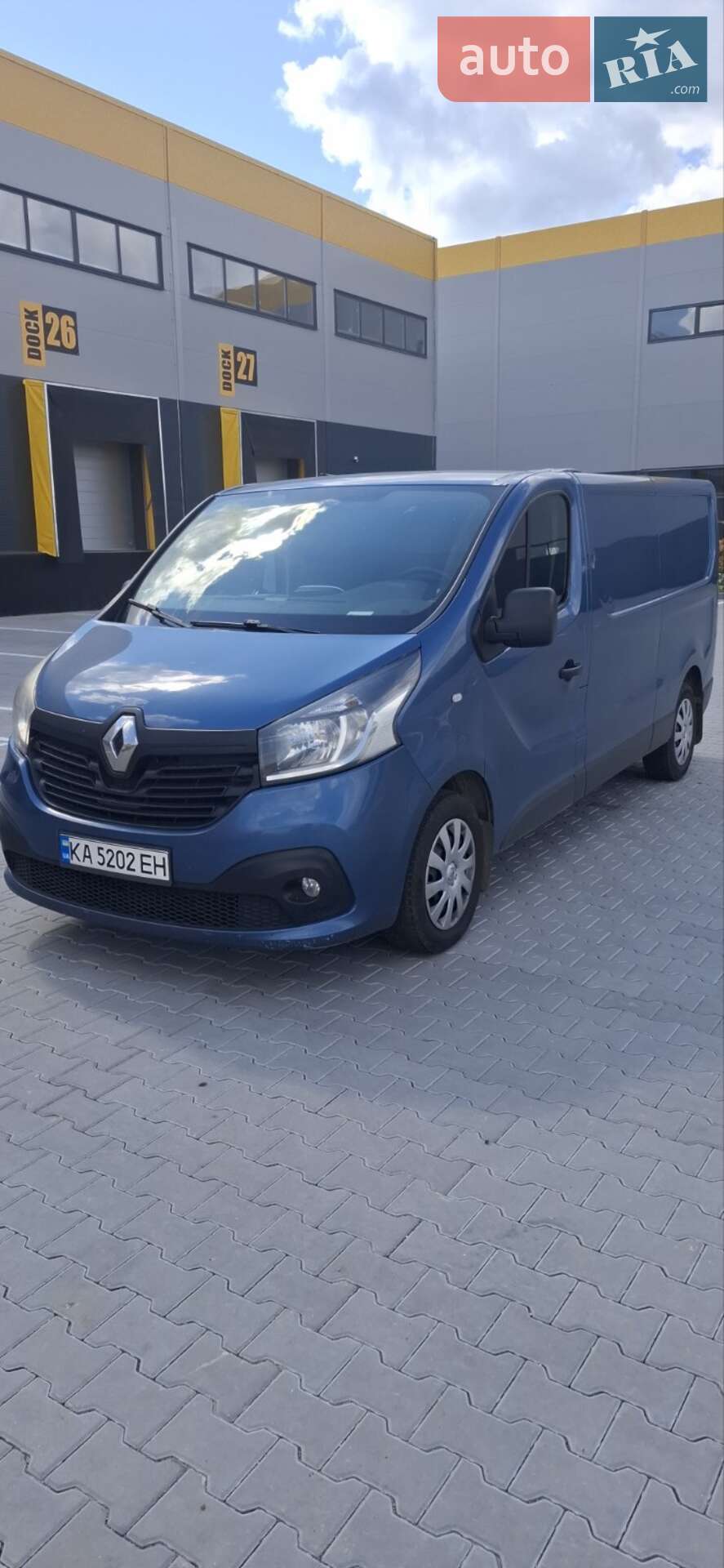RENAULT TRAFIC 2015