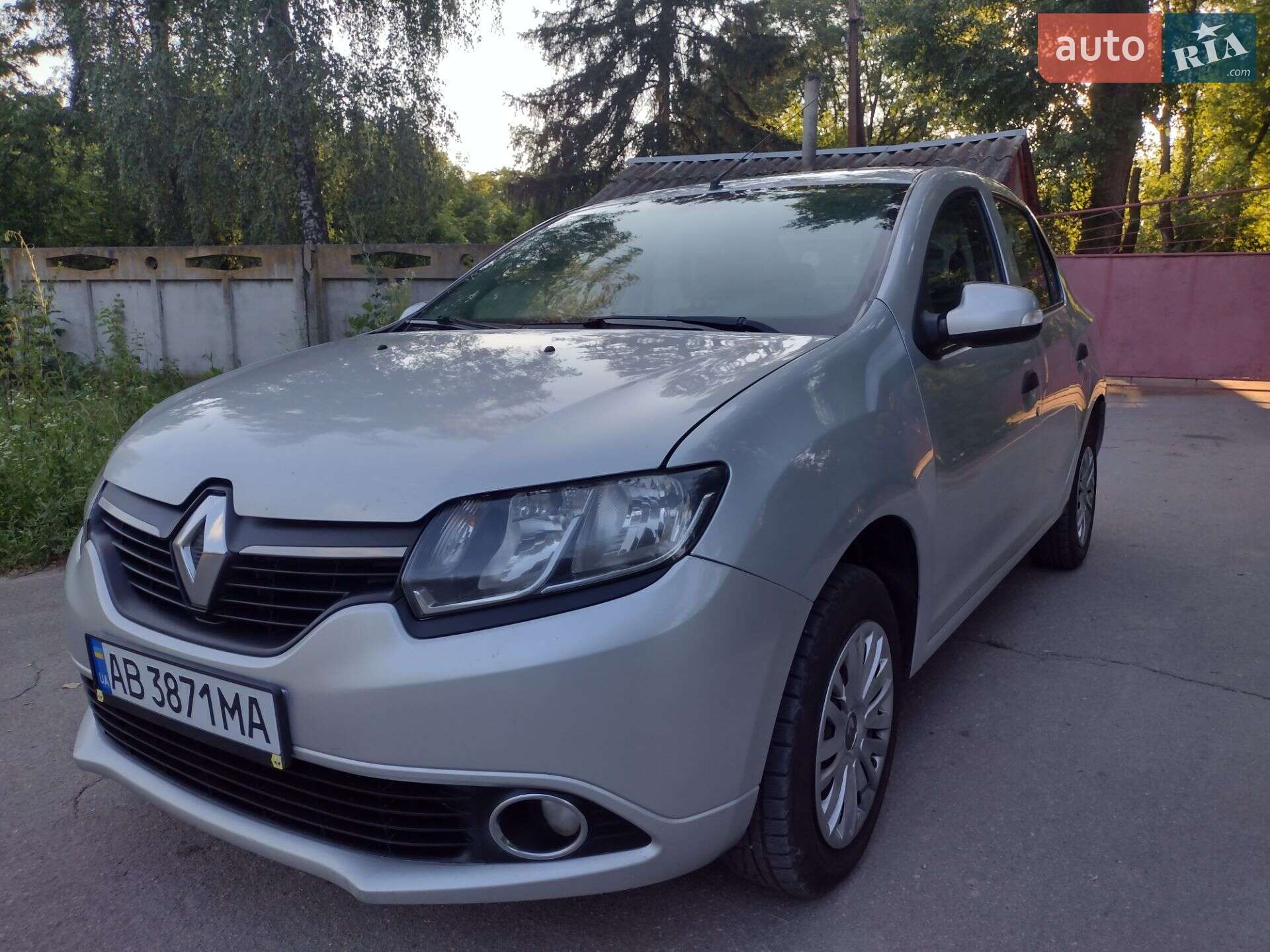 RENAULT LOGAN 2014