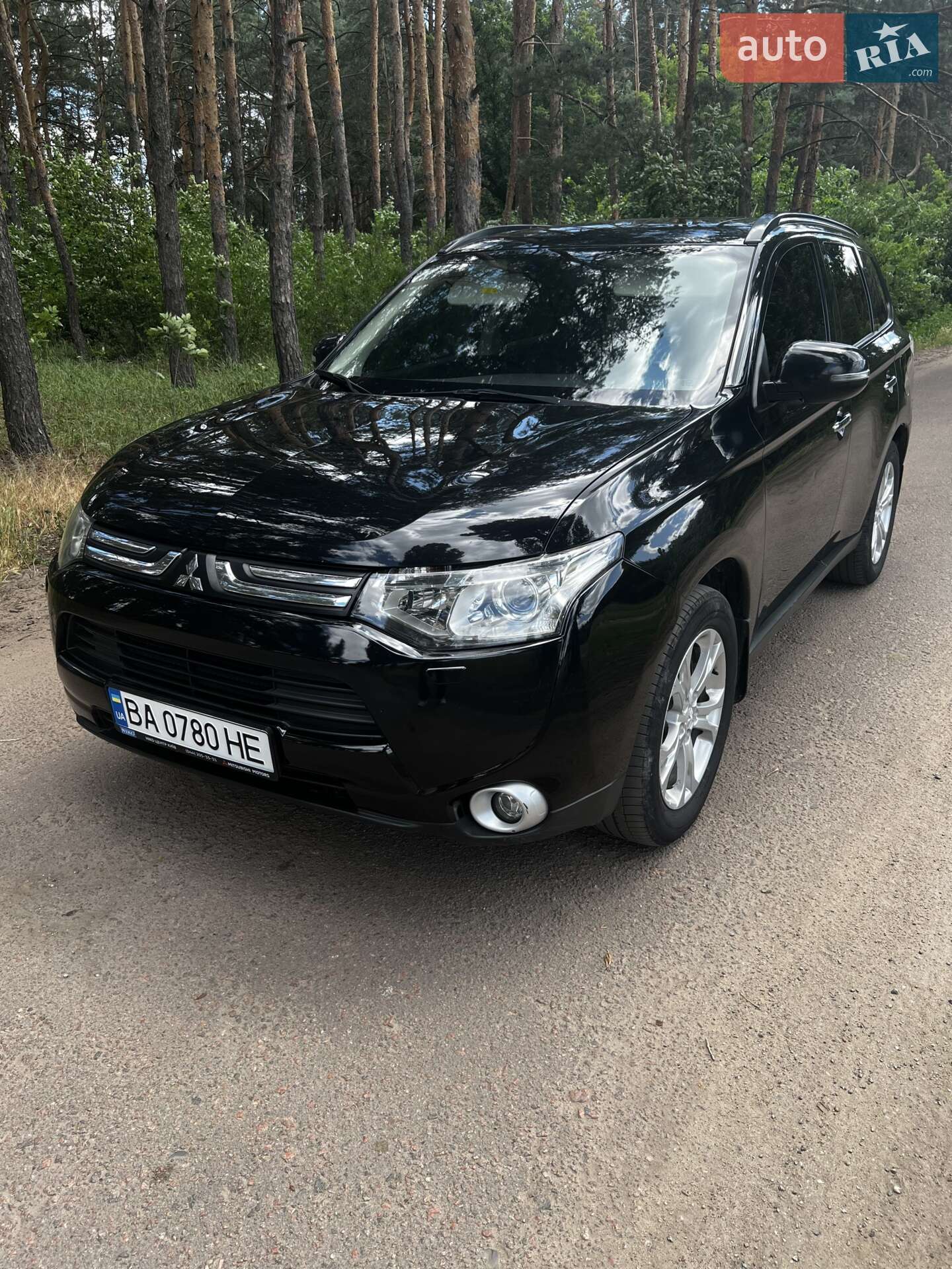Головне фото звіту автомобіля MITSUBISHI OUTLANDER 2013