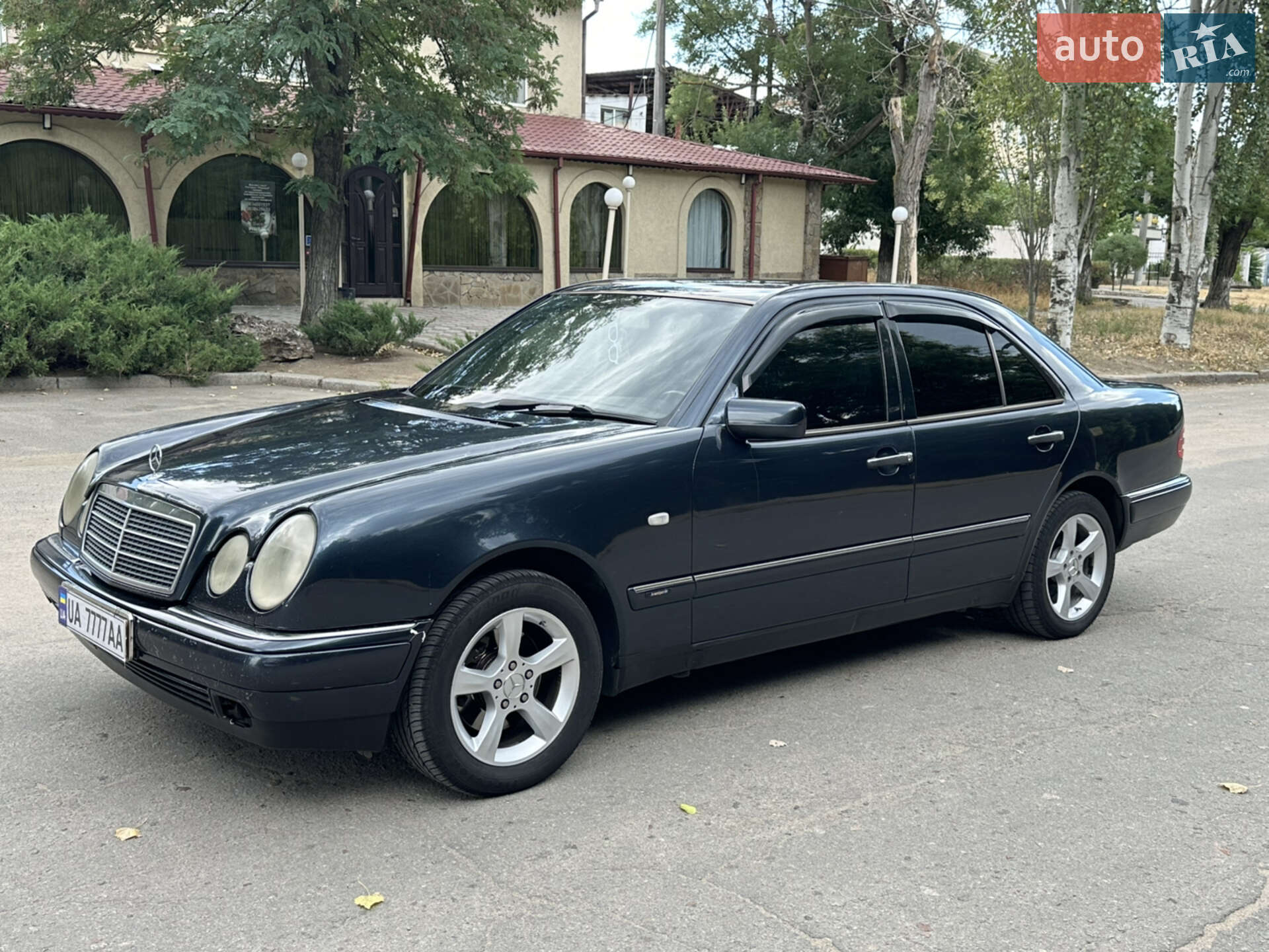 MERCEDES-BENZ E 320 1997