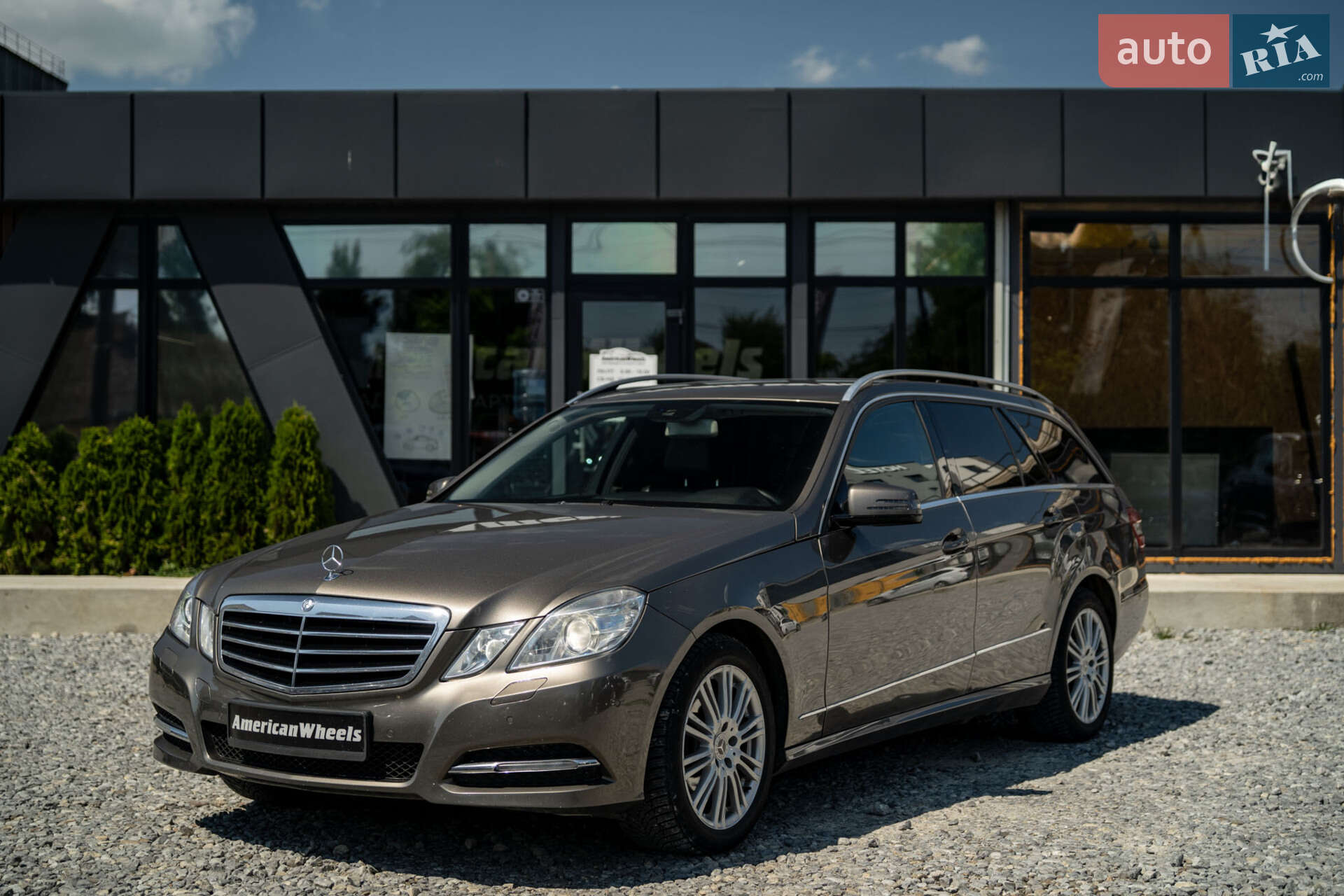 MERCEDES-BENZ E 200 2012