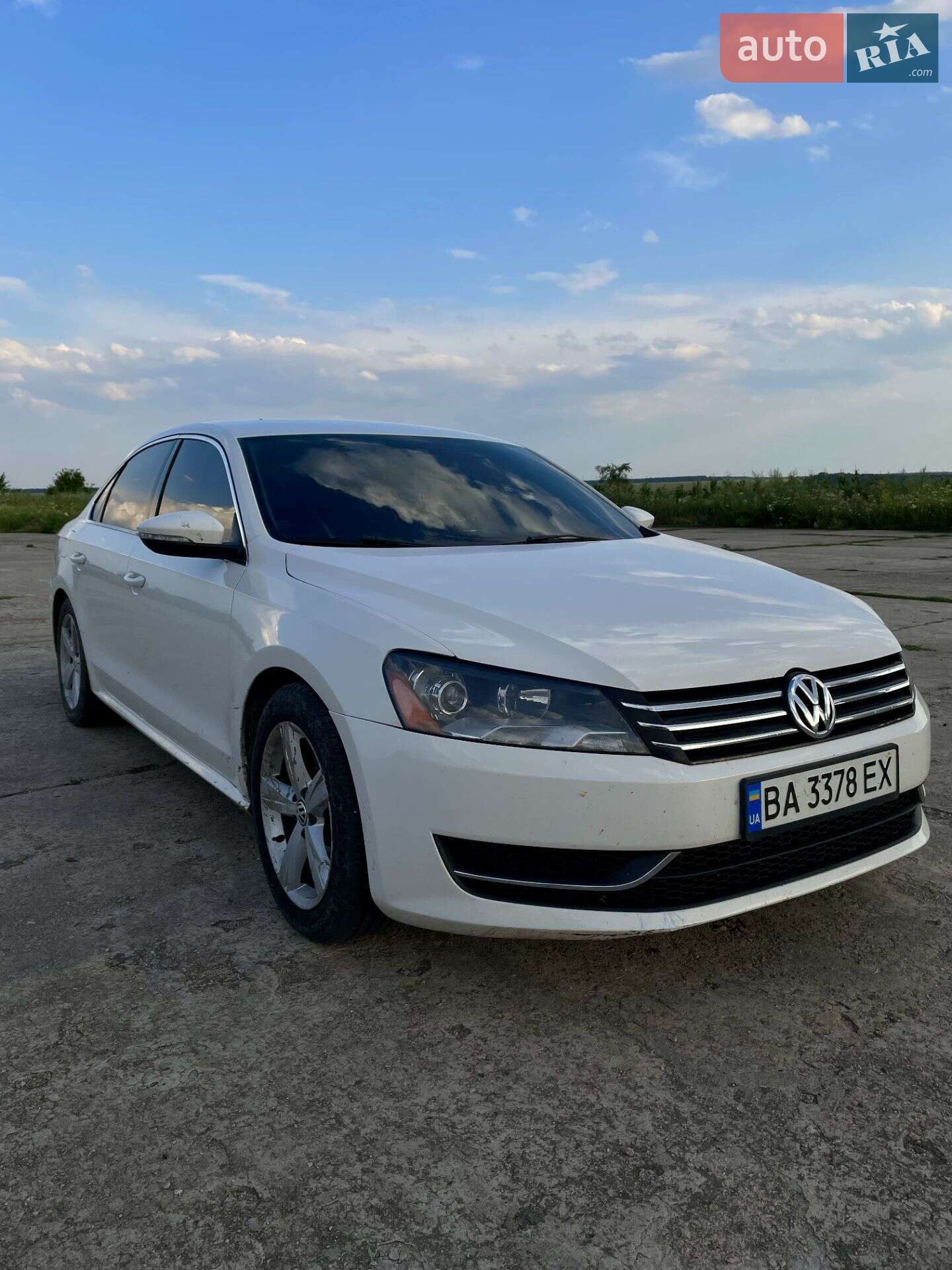 VOLKSWAGEN PASSAT 2012