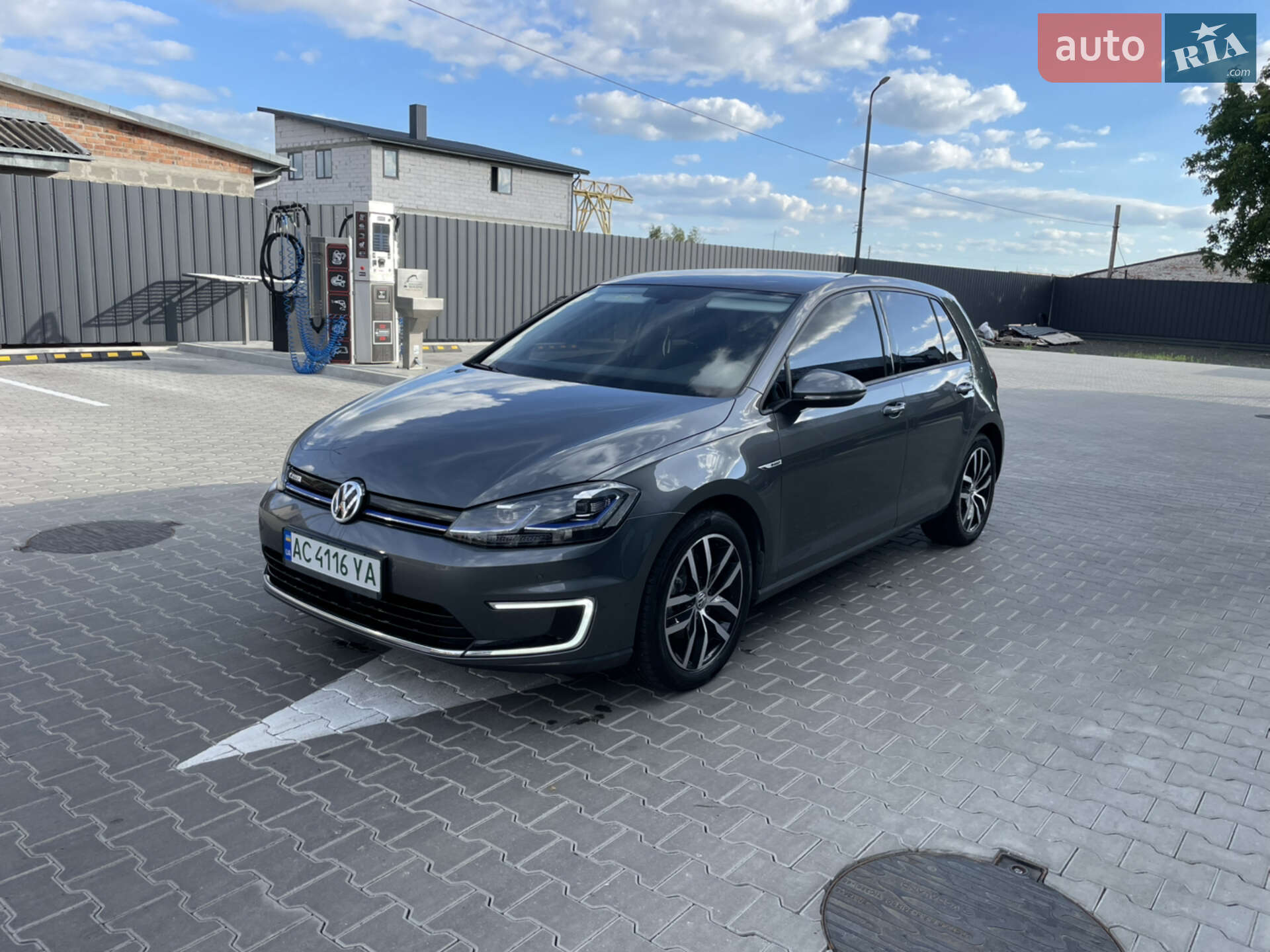 VOLKSWAGEN E-GOLF 2018