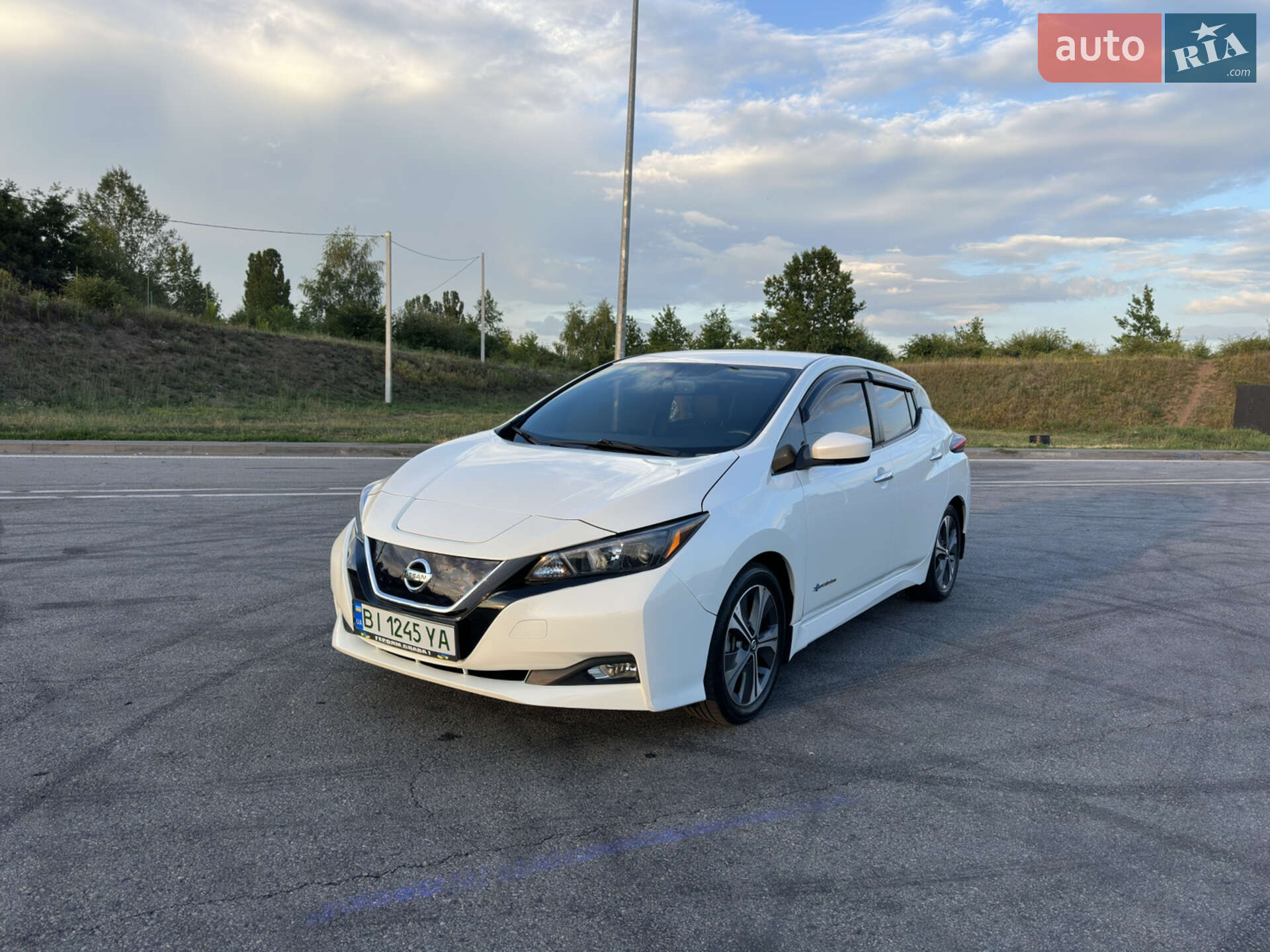 NISSAN LEAF 2019