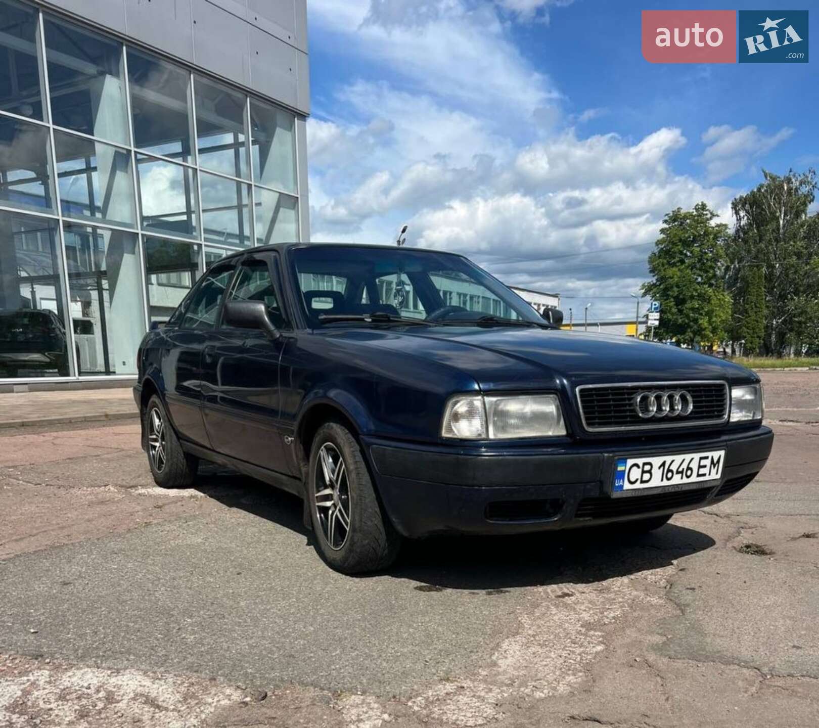 Головне фото звіту автомобіля AUDI 80 1993