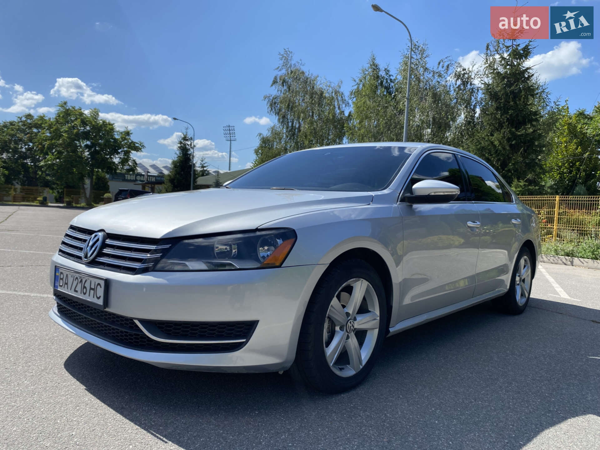 VOLKSWAGEN PASSAT 2012