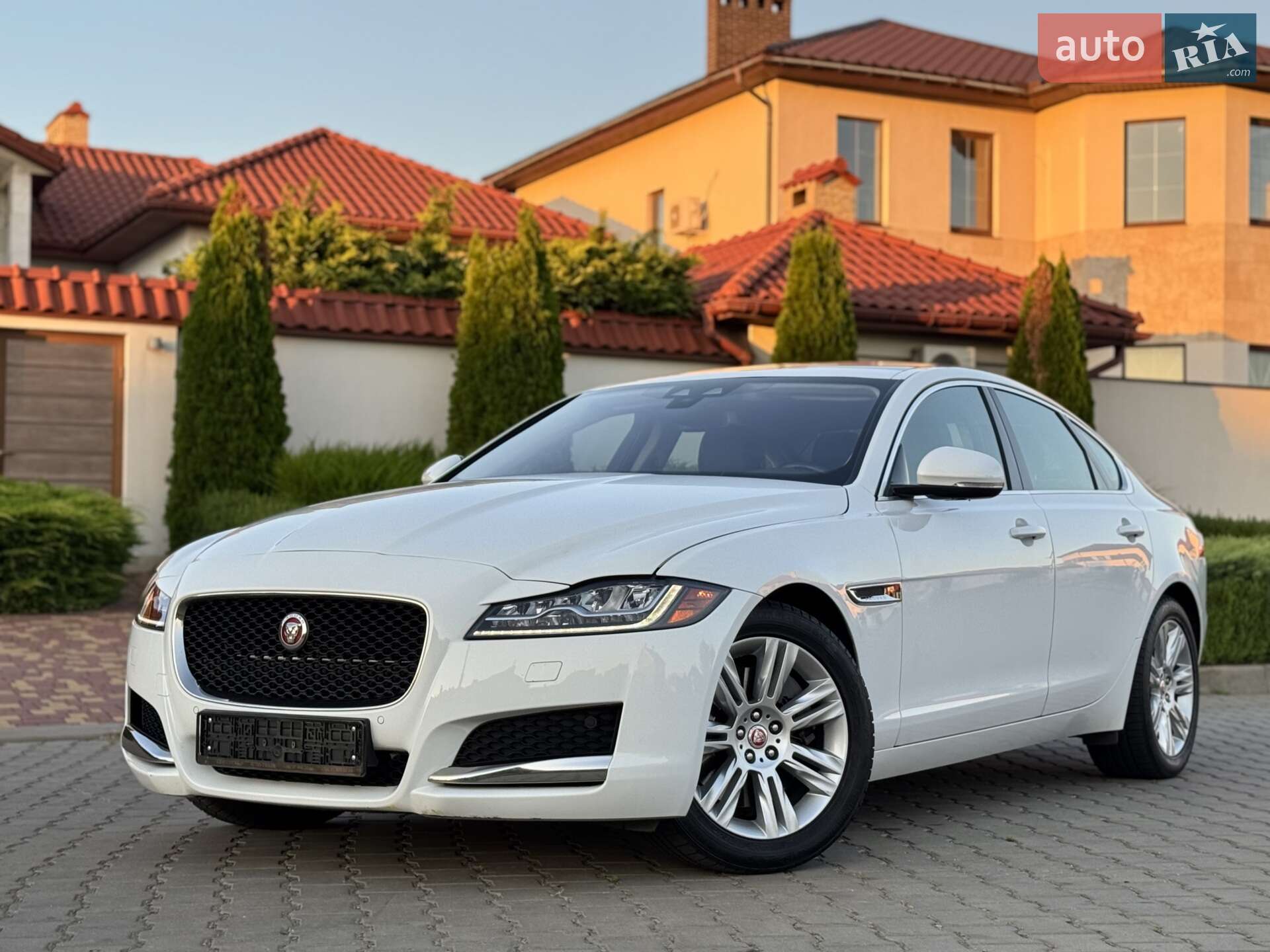 JAGUAR XF 2016
