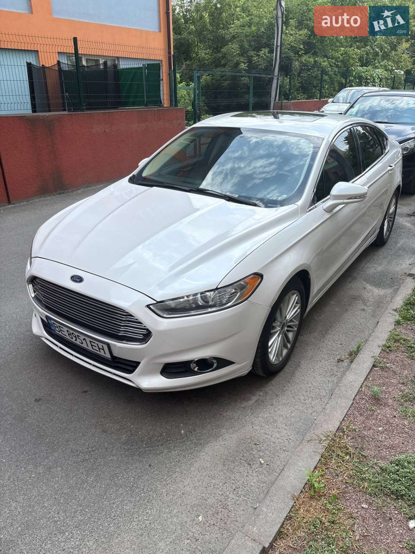 Головне фото звіту автомобіля FORD FUSION 2016