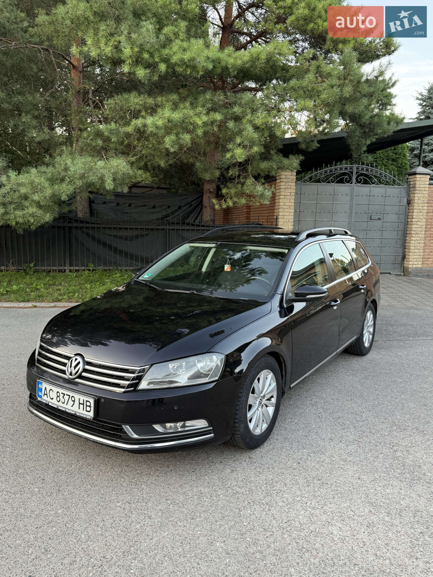 VOLKSWAGEN PASSAT 2011