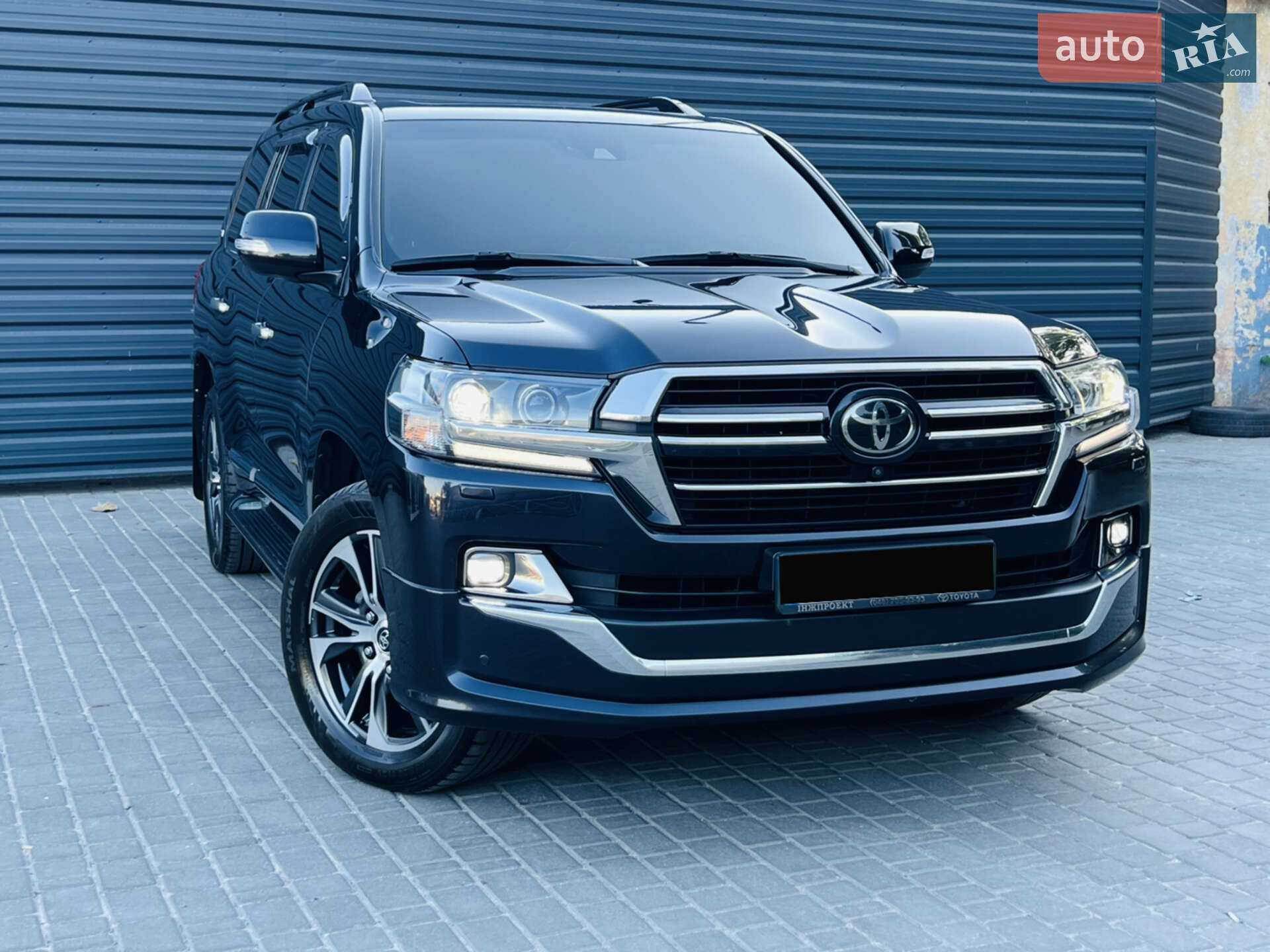 TOYOTA LAND CRUISER 200 2020