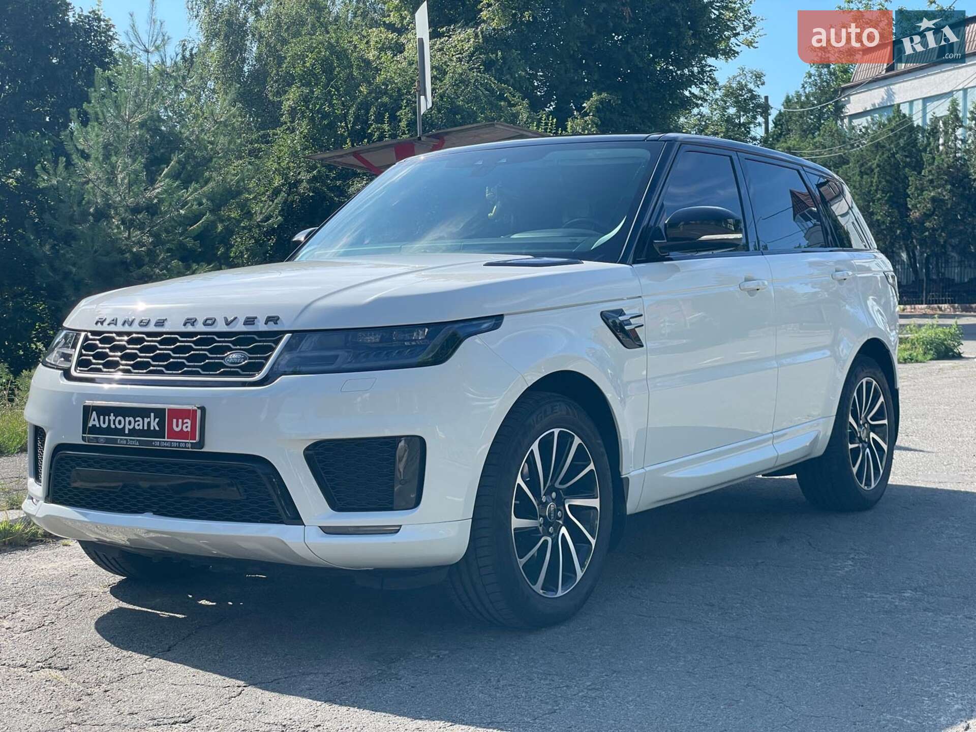 Головне фото звіту автомобіля LAND ROVER RANGE ROVER SPORT 2020