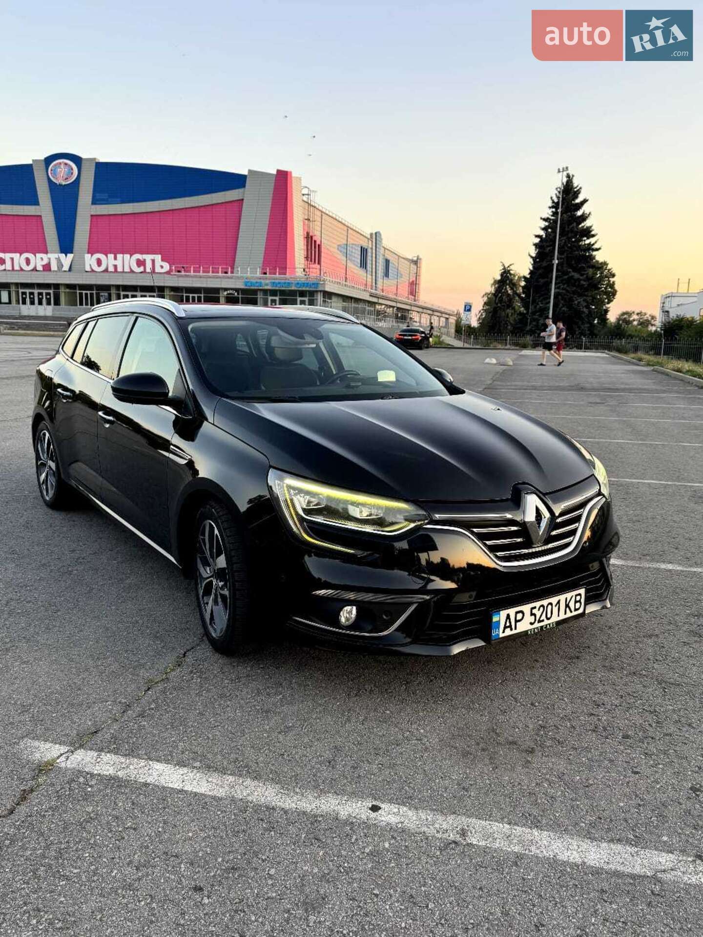 Головне фото звіту автомобіля RENAULT MEGANE 2017